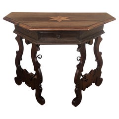 Table Demi-Lune baroque du 19ème siècle en noyer massif avec incrustation de pieds en forme de lyre