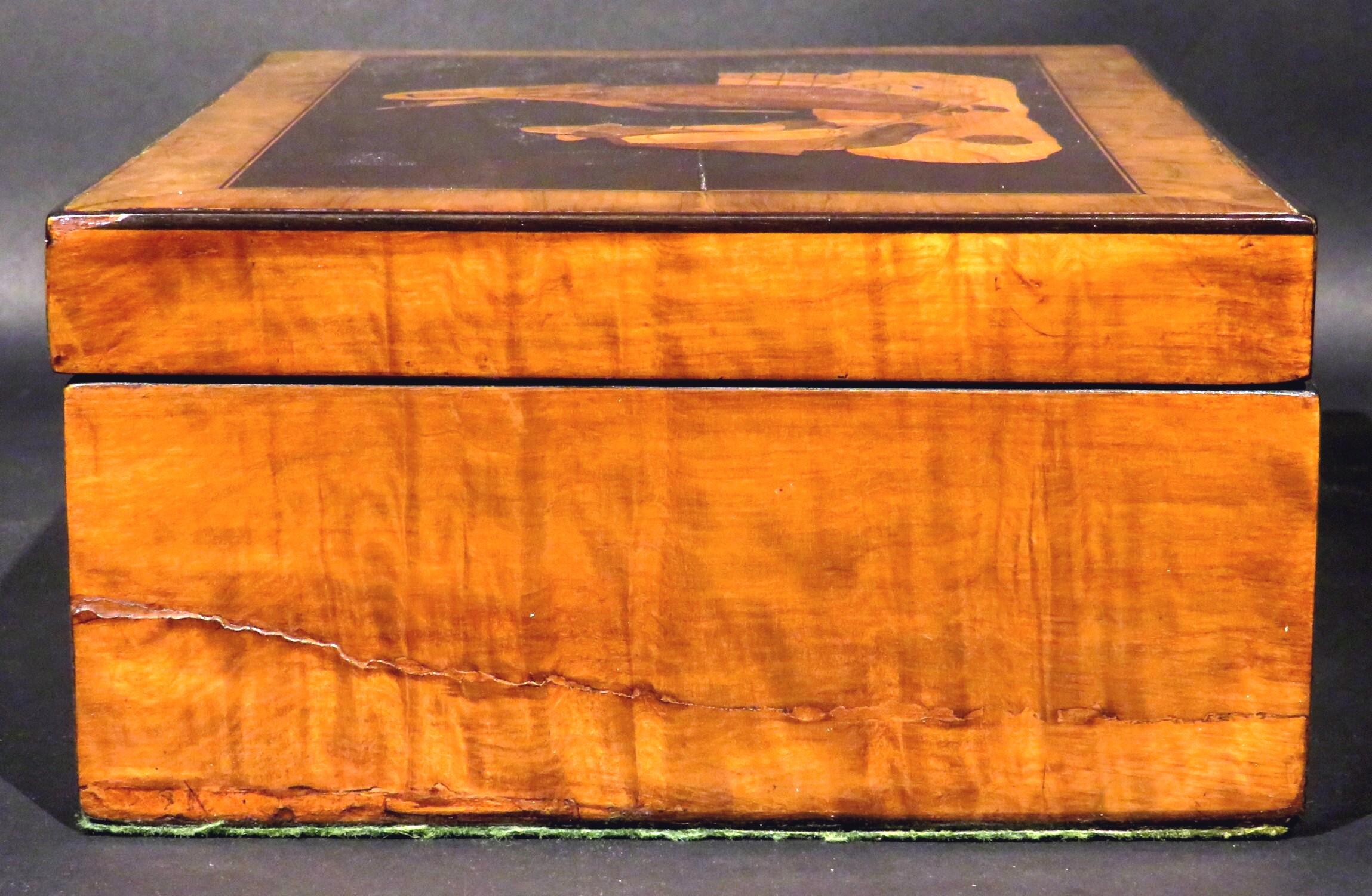19. Jahrhundert Sorrento Intarsien-Schmuckkästchen / Trinket Box, Italien um 1880 im Zustand „Gut“ im Angebot in Ottawa, Ontario