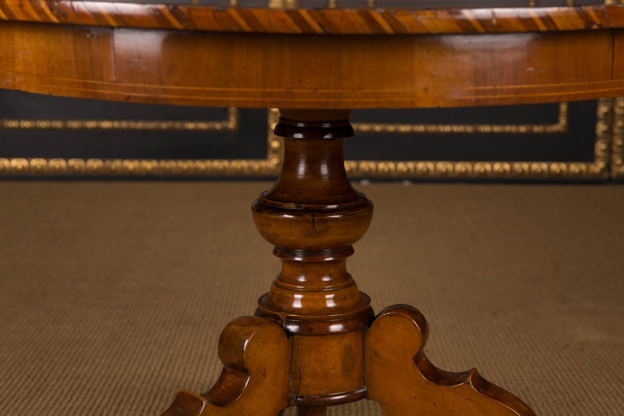 Inlay 19th Century, South German Biedermeier Marquetry Table Walnut Root Veneer