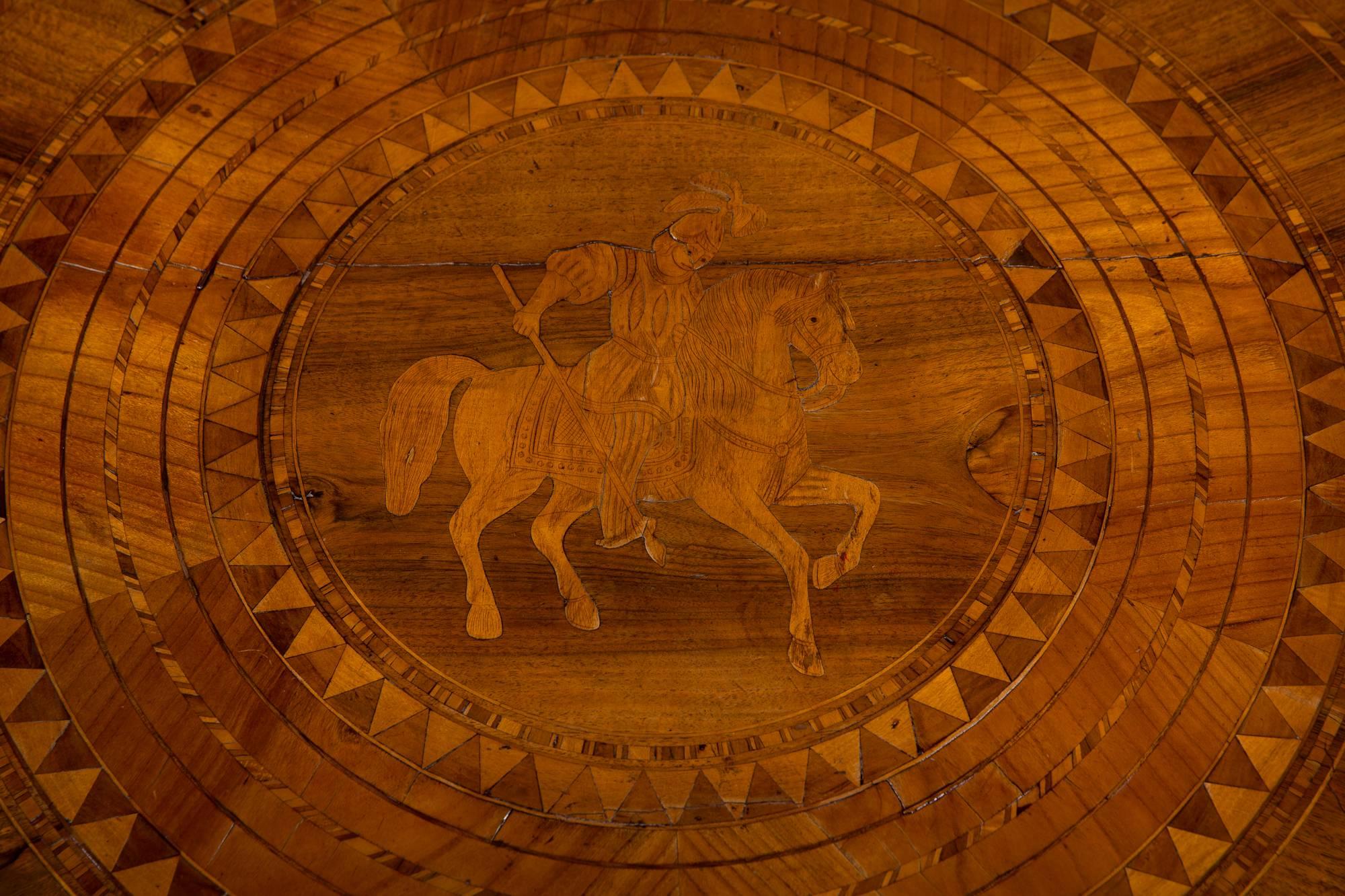 19th Century, South German Biedermeier Marquetry Table Walnut Root Veneer In Good Condition In Berlin, DE