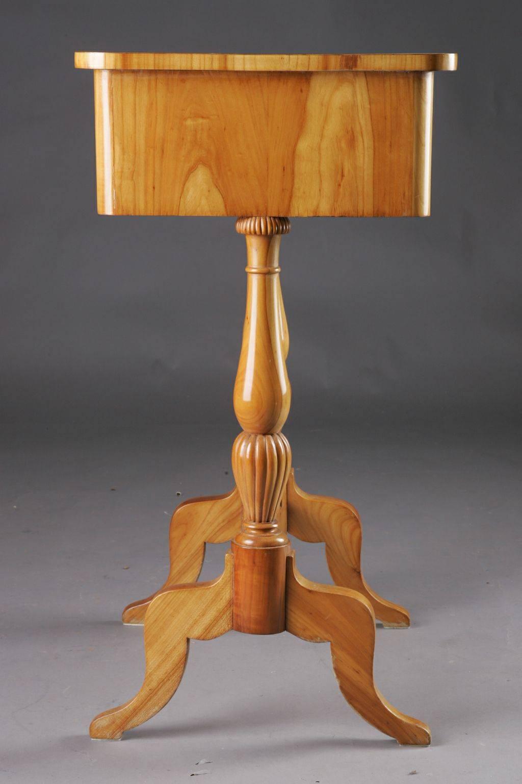 Wood 19th Century South German/West German Biedermeier Sewing Table For Sale