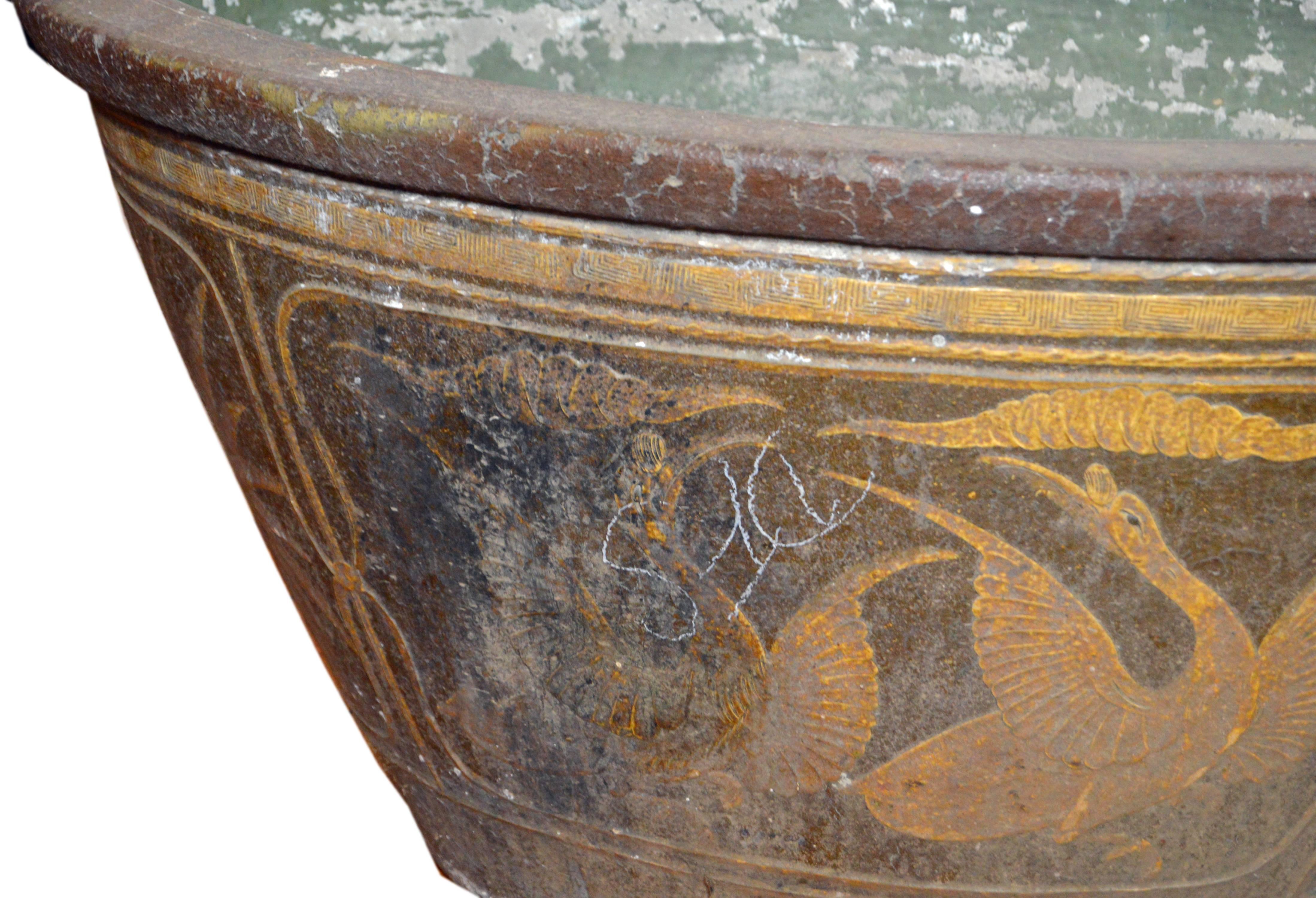 19th Century Southern Chinese Painted Ceramic Bathtub from Annan with Greek Key For Sale 1