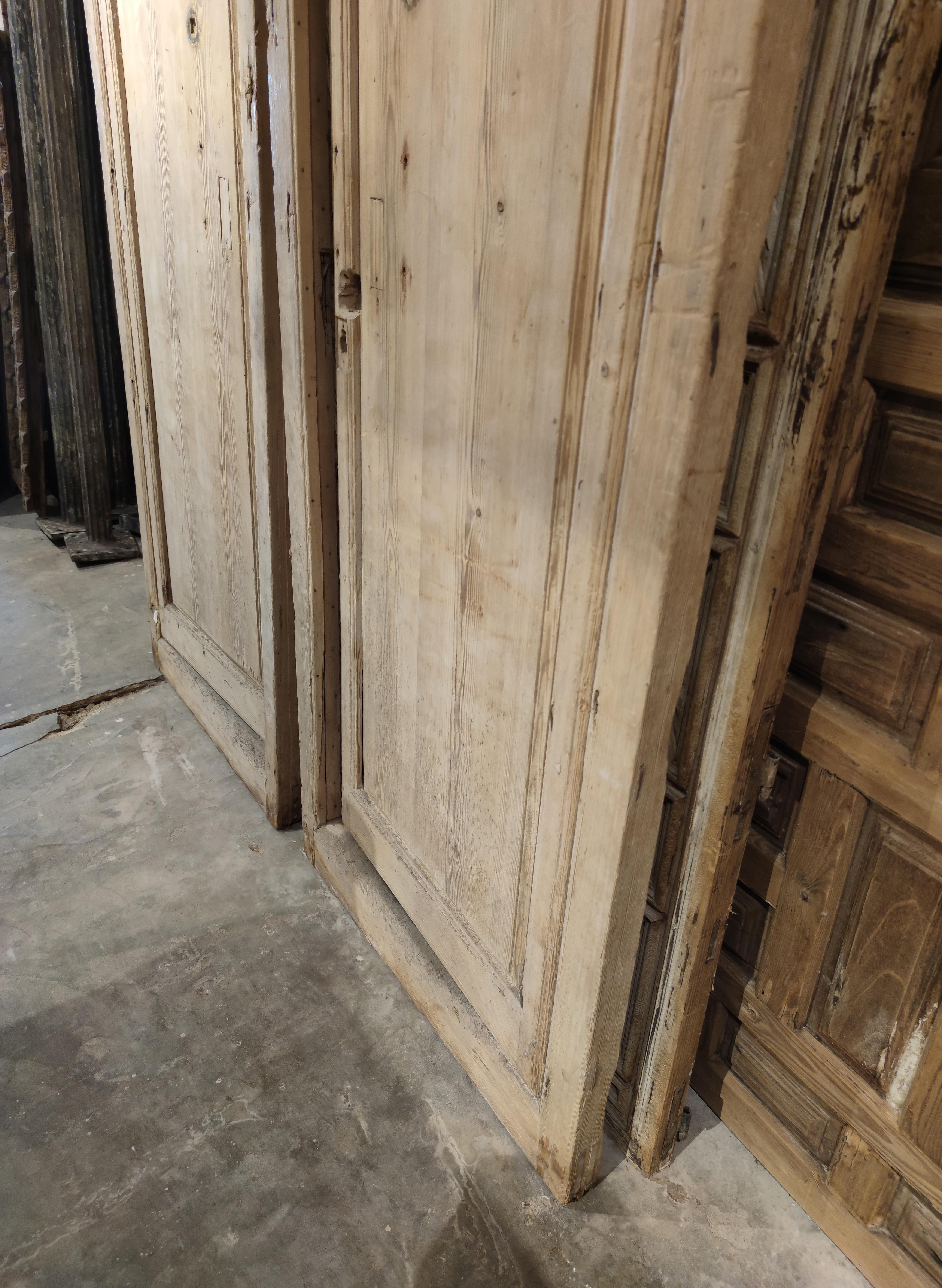 19th Century Spanish Andalusian Double Door with Wrought Iron Decorative Grille 10