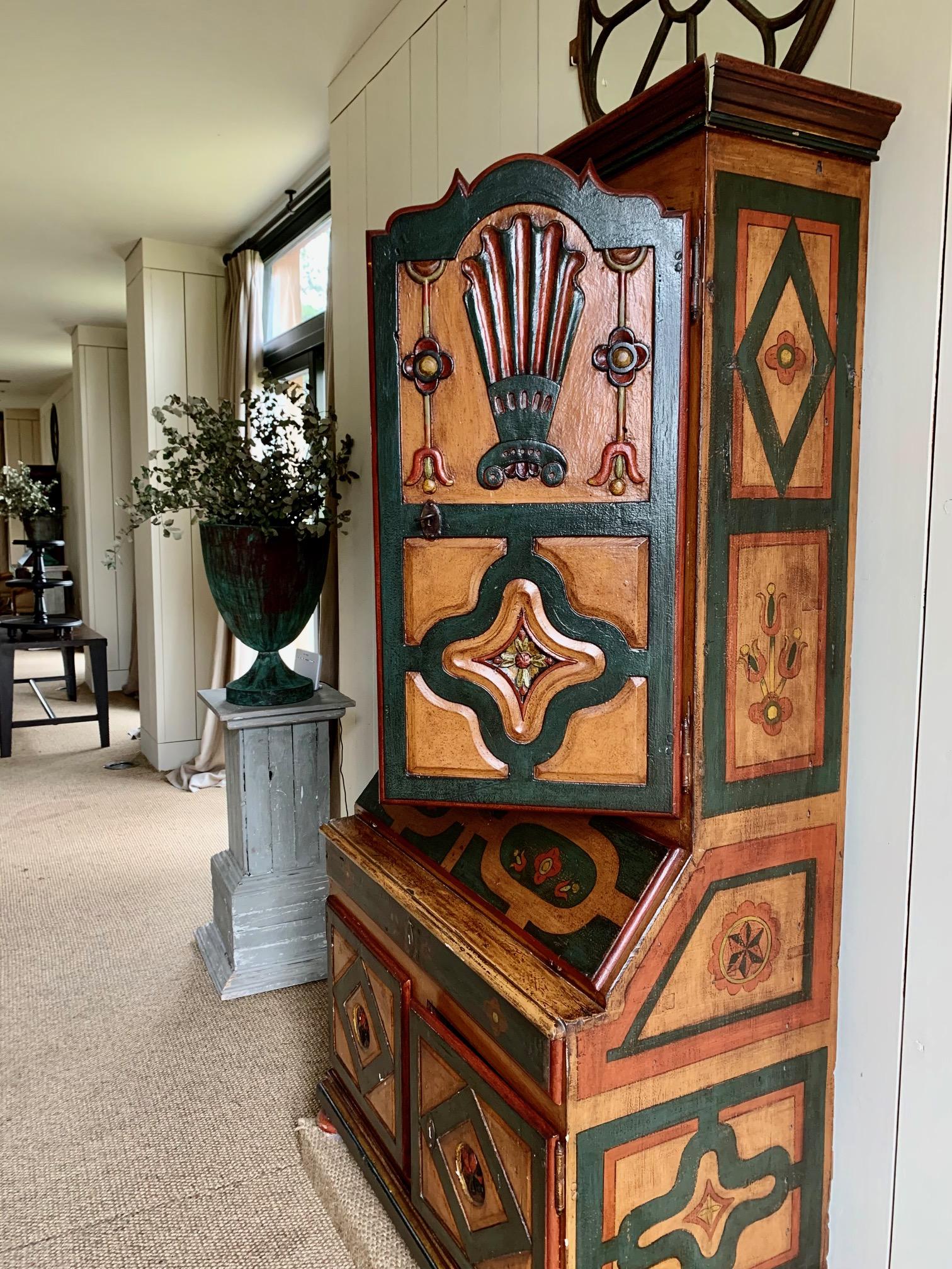19th Century Spanish Aragonese Bookcase Cupboard, Carved Polychrome Pine Wood For Sale 5