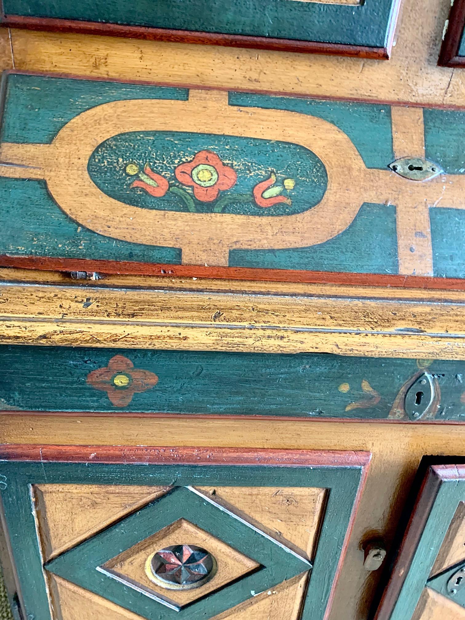 Libreria spagnola aragonese del XIX secolo, legno di pino intagliato e policromo in vendita 2