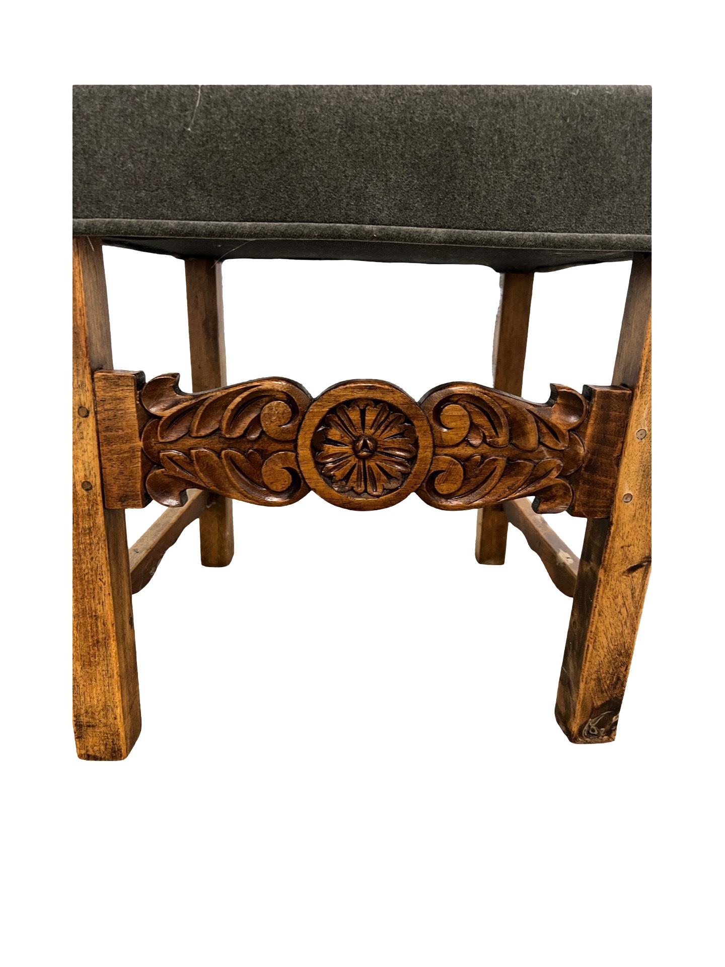 Spanischer Barock-Beistellstuhl aus vergoldetem Holz und Mohair, gepolstert, 19. Jahrhundert im Angebot 1