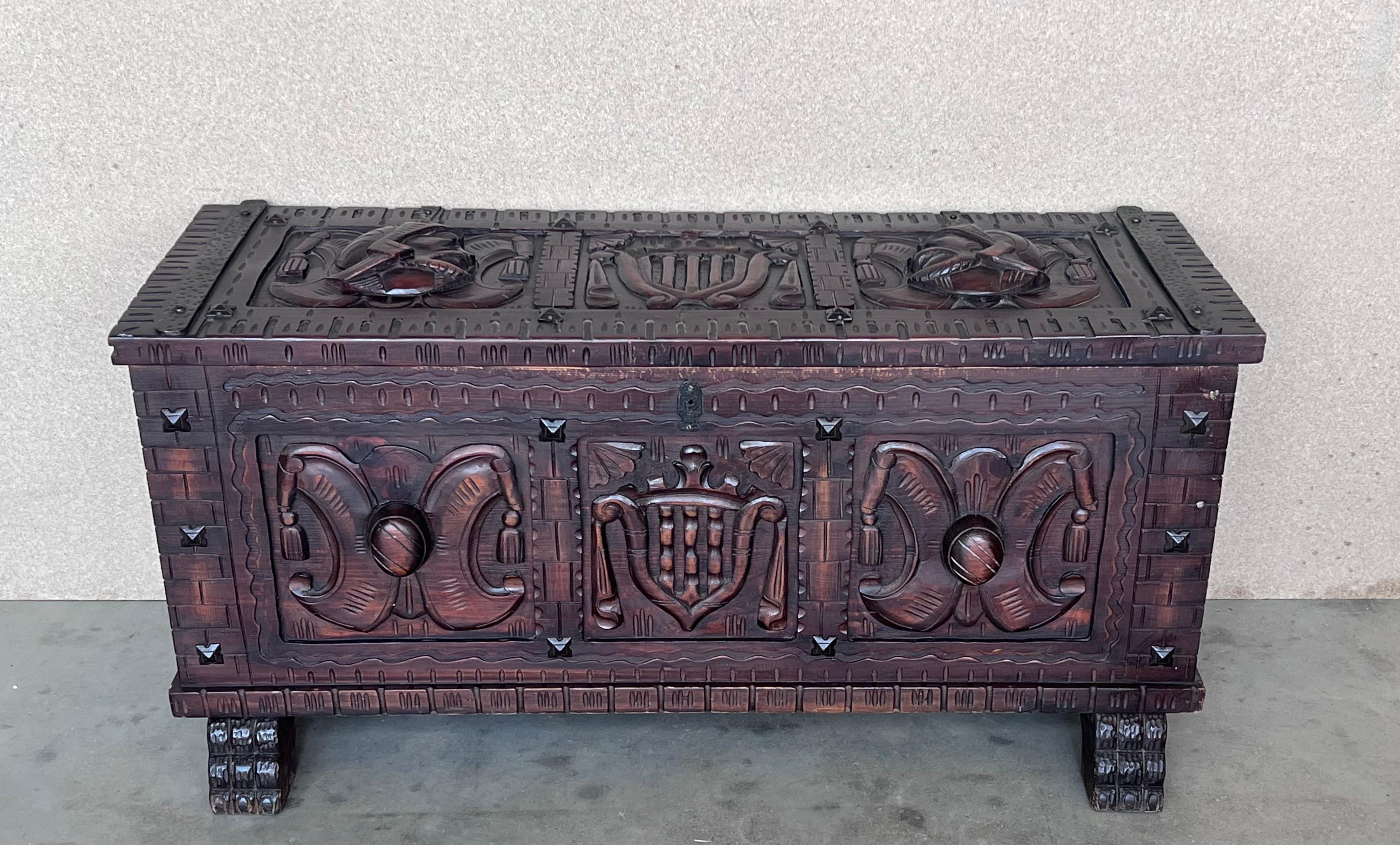19th Century Spanish Baroque Hand Carved Chest Trunk with Iron Handles In Good Condition In Miami, FL