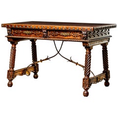 table d'écriture ou de bibliothèque baroque espagnole du 19ème siècle recouverte de cuir