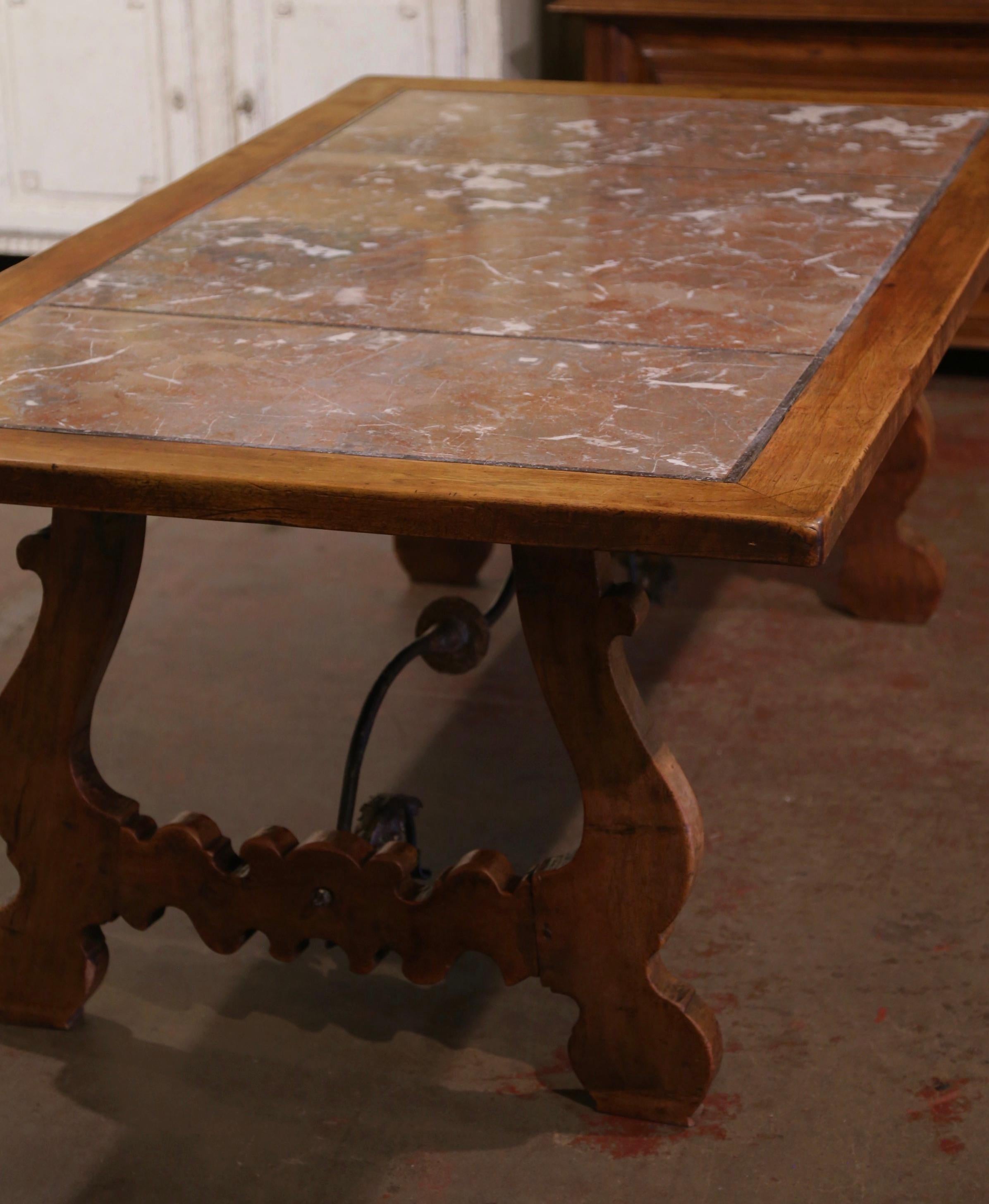Table de salle à manger baroque espagnole du XIXe siècle à plateau en marbre sculpté, en noyer et en fer en vente 1