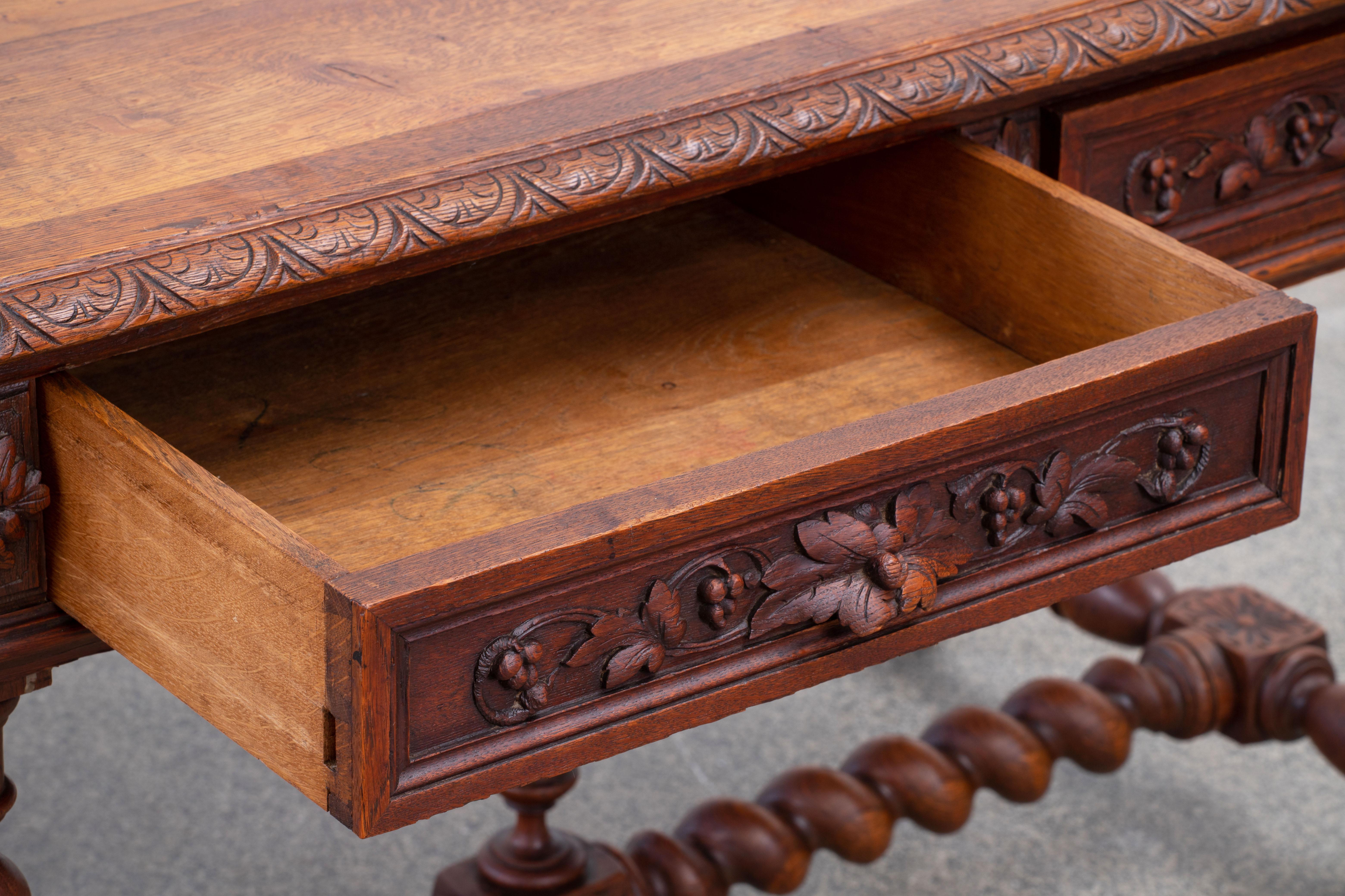 Spanischer Barock-Schreibtisch aus Eiche des 19. Jahrhunderts - Konsole im Angebot 8