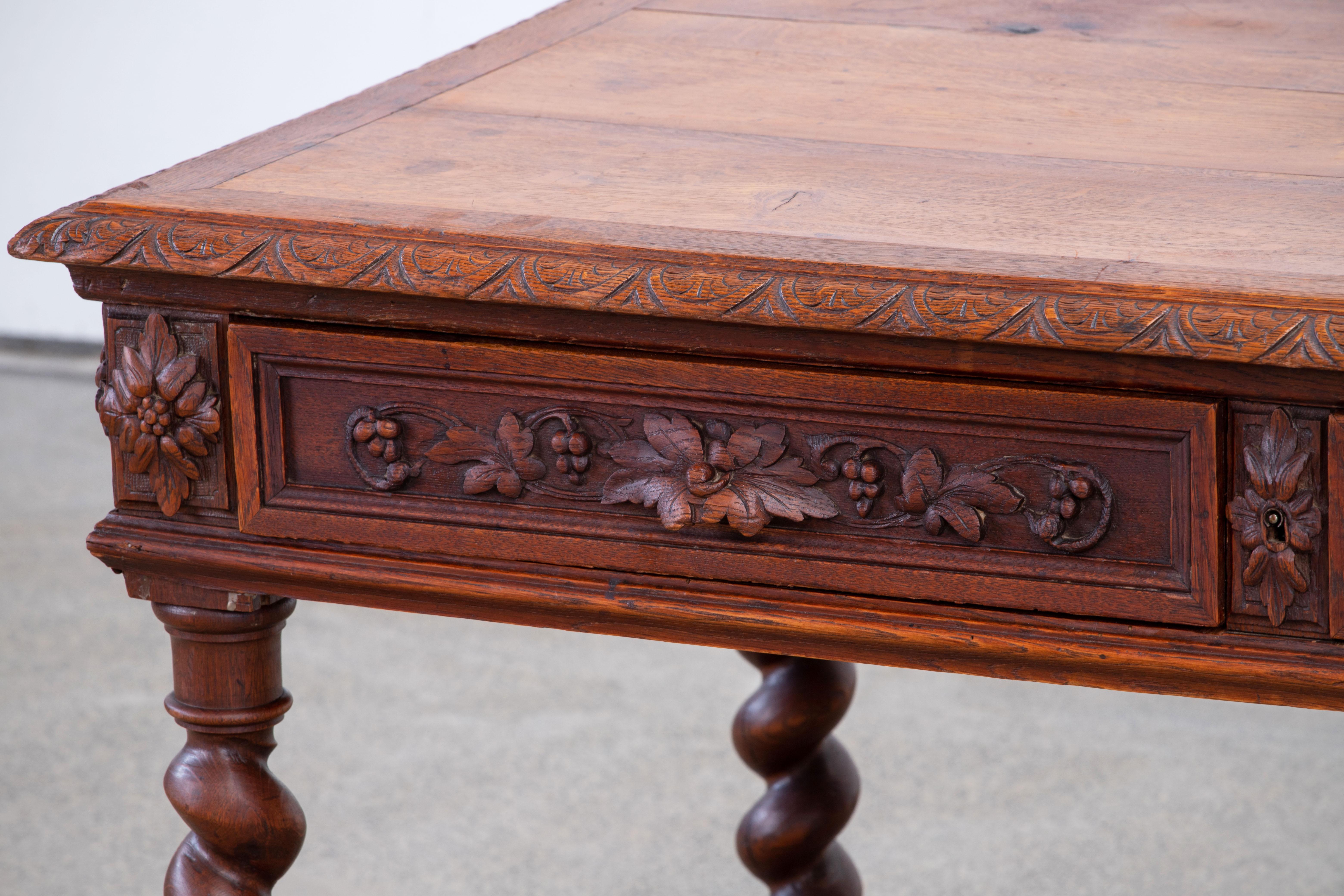 19th Century Spanish Baroque Oak Desk - Console In Good Condition For Sale In Wiesbaden, DE