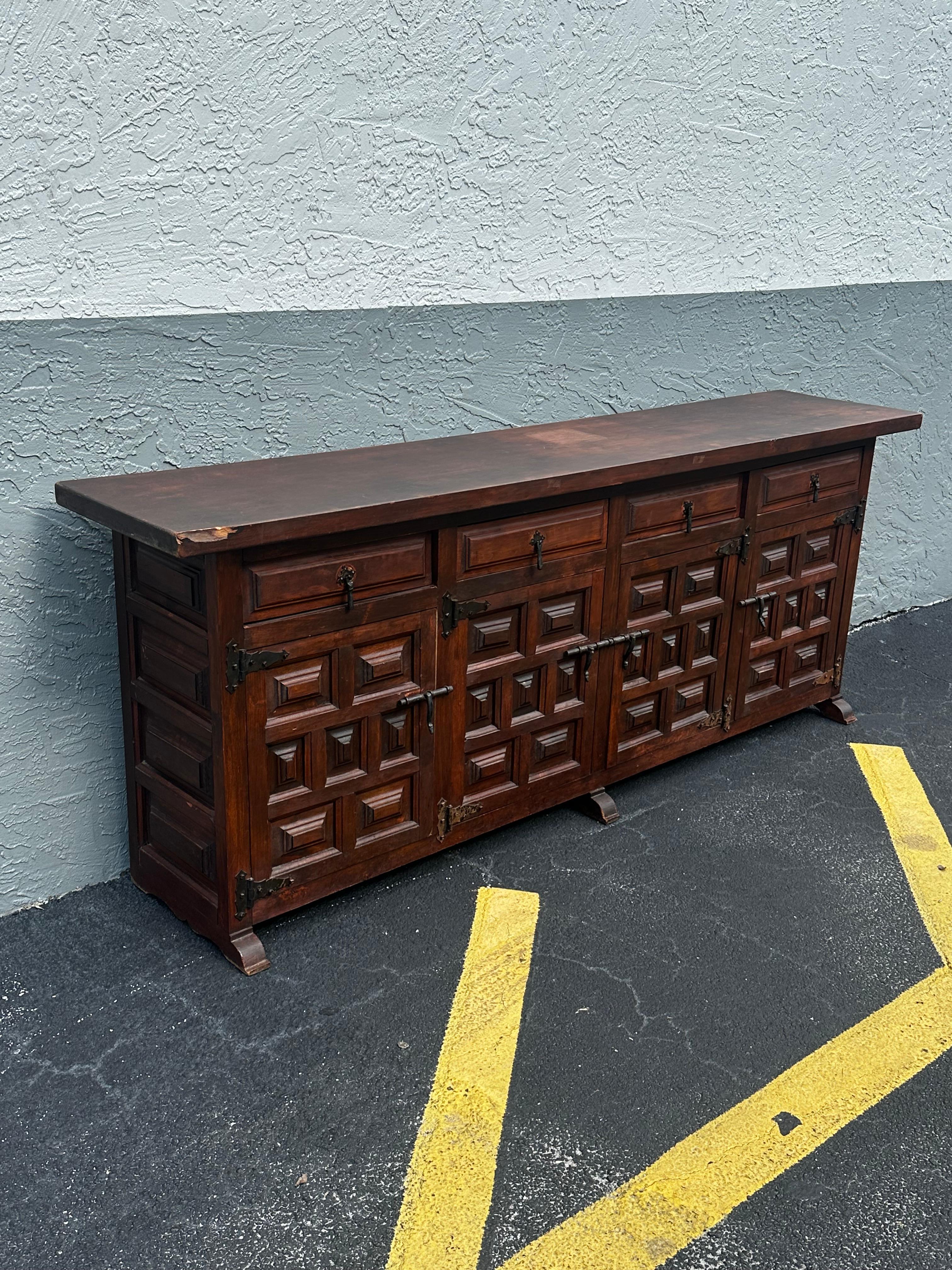 Meuble de rangement à panneaux latéraux baroque espagnol du 19e siècle Bon état - En vente à Fort Lauderdale, FL