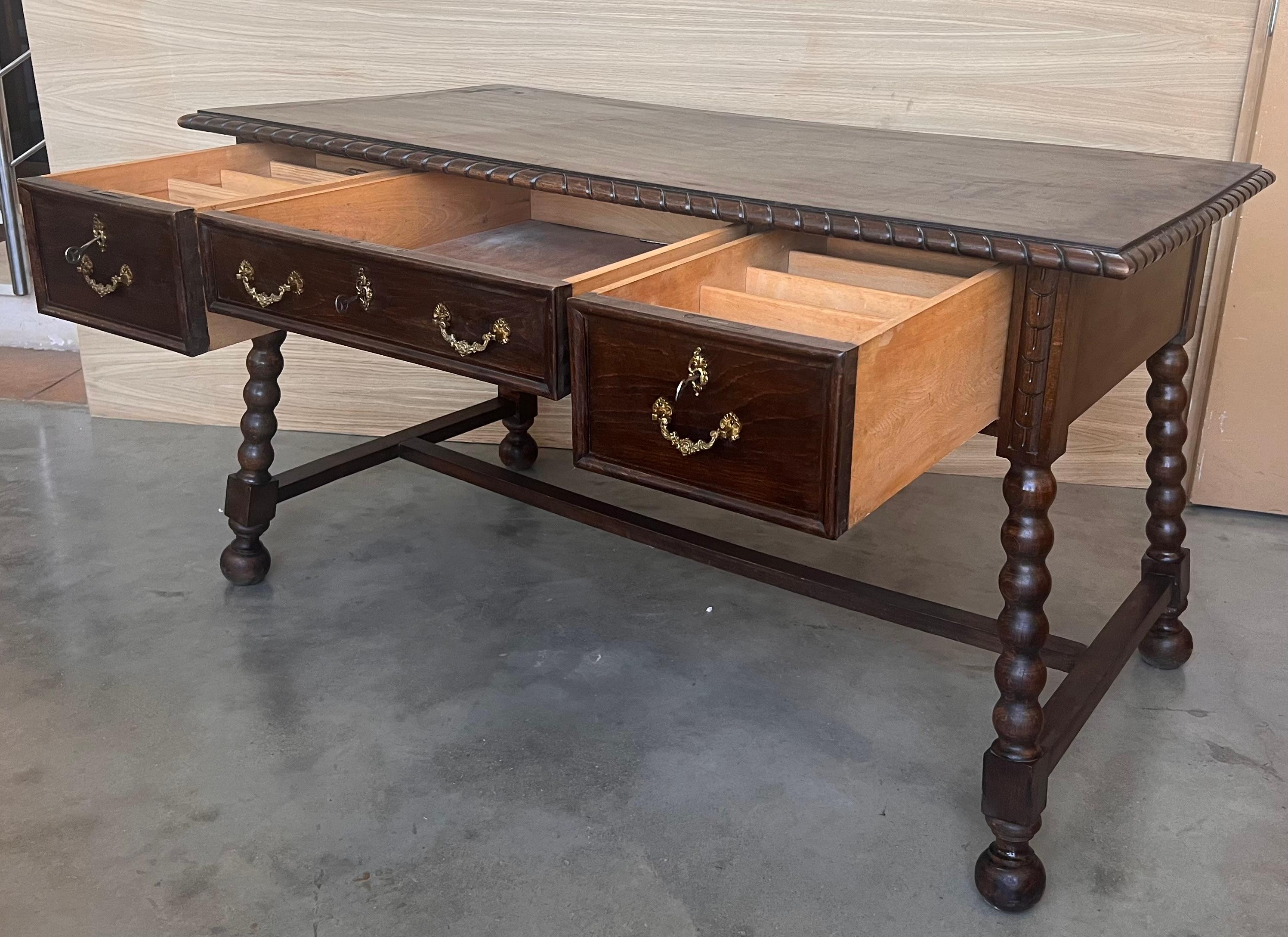 19. Jahrhundert Spanisch Barock Stil Eiche Bibliothek Tisch oder Schreibtisch im Angebot 4