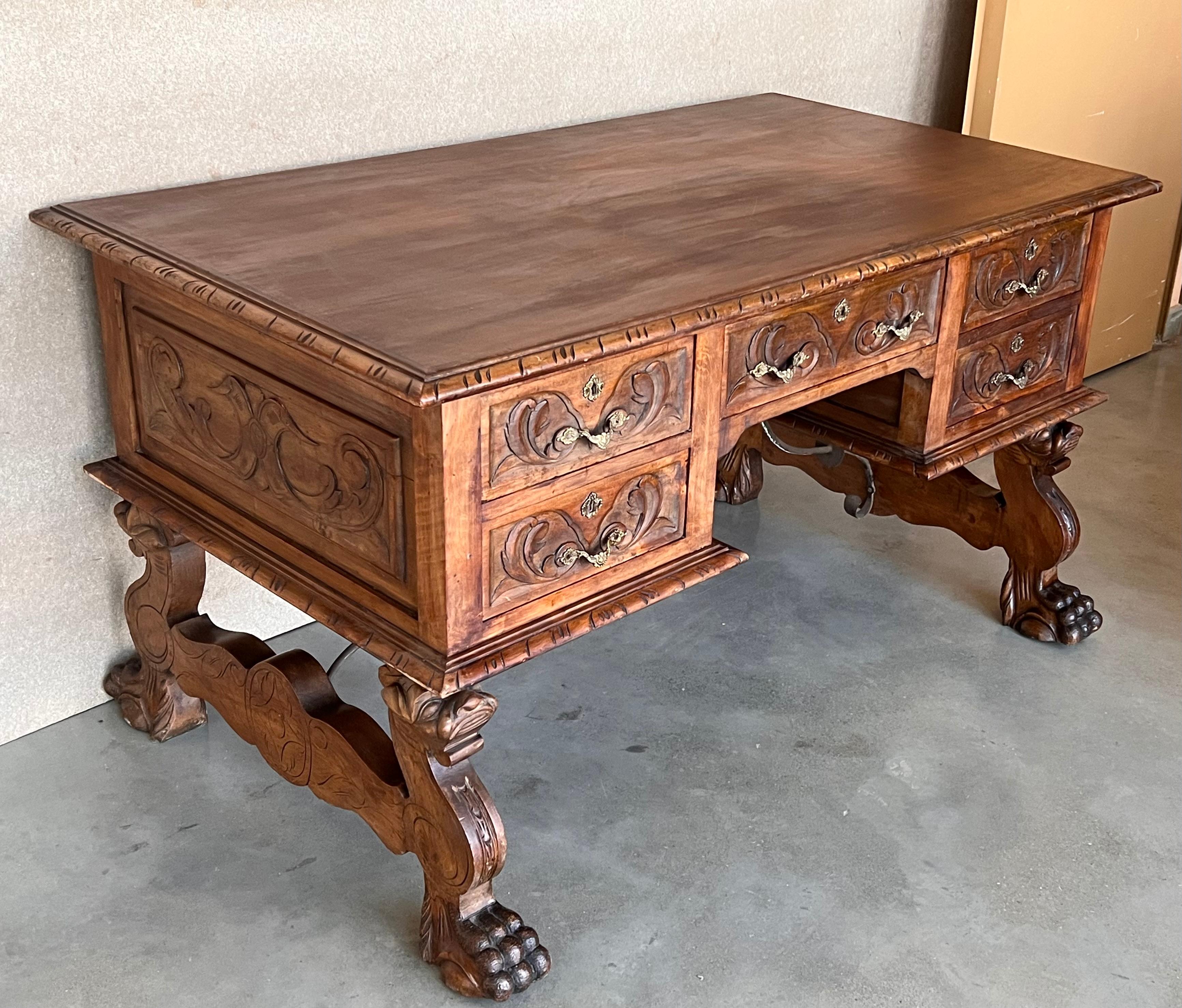 19th Century Spanish Baroque Style Oak Library Table or Desk In Good Condition In Miami, FL
