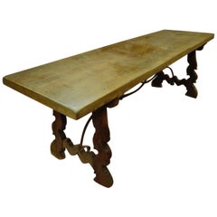 Table de ferme à manger à tréteaux en noyer avec pieds en forme de lyre de style baroque espagnol du 19ème siècle