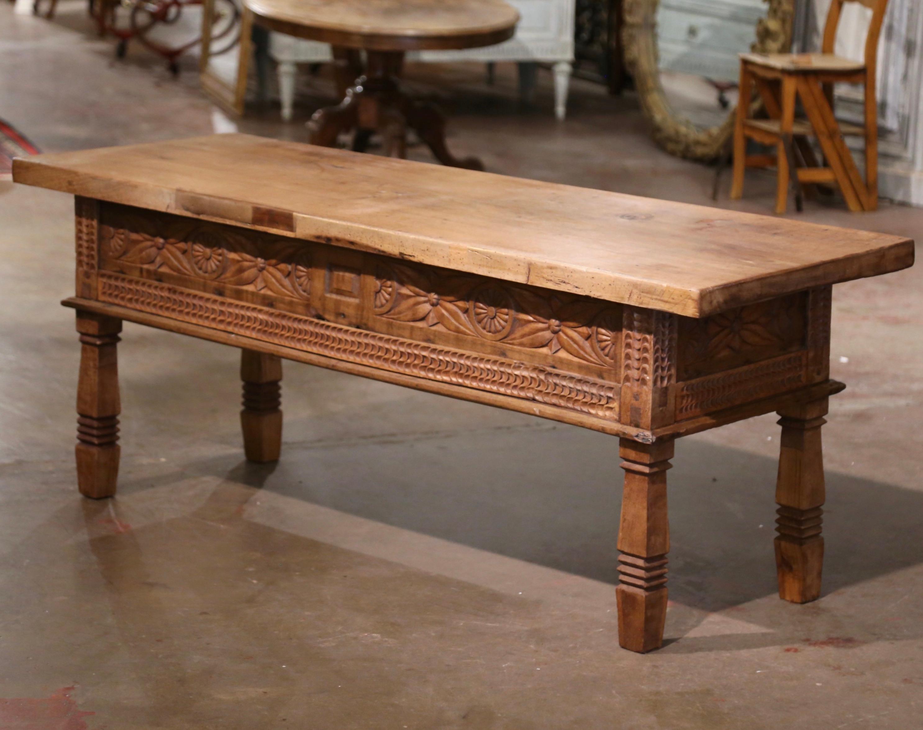 19th Century Spanish Carved Bleached Walnut Two Drawers Cocktail Coffee Table For Sale 10