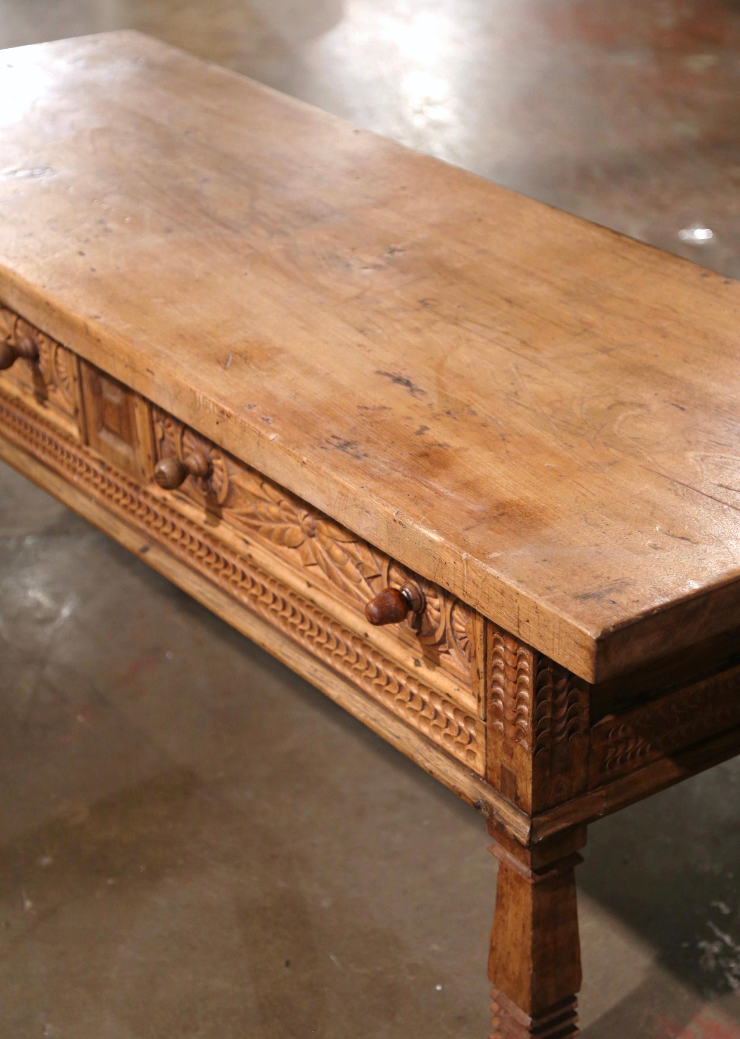 19th Century Spanish Carved Bleached Walnut Two Drawers Cocktail Coffee Table For Sale 2