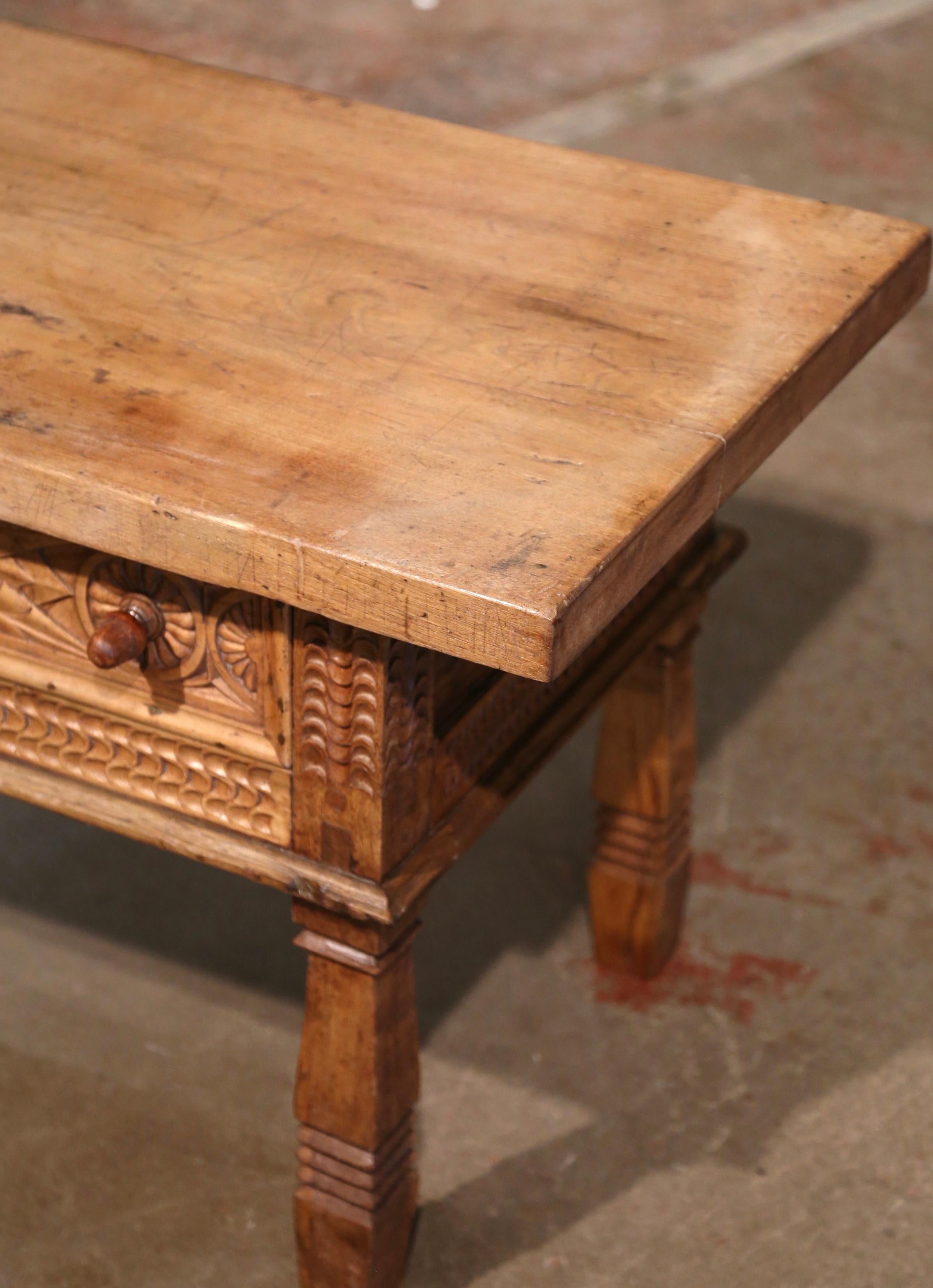 19th Century Spanish Carved Bleached Walnut Two Drawers Cocktail Coffee Table For Sale 3