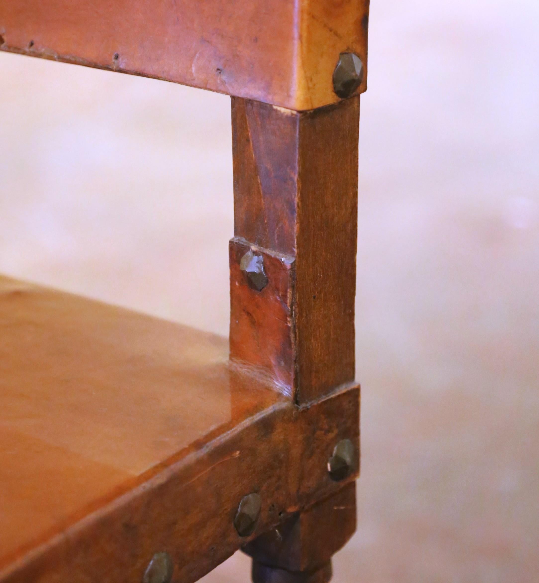 Sedie da pranzo spagnole del XIX secolo in Oak intagliato con sedili in pelle, set di otto persone in vendita 1