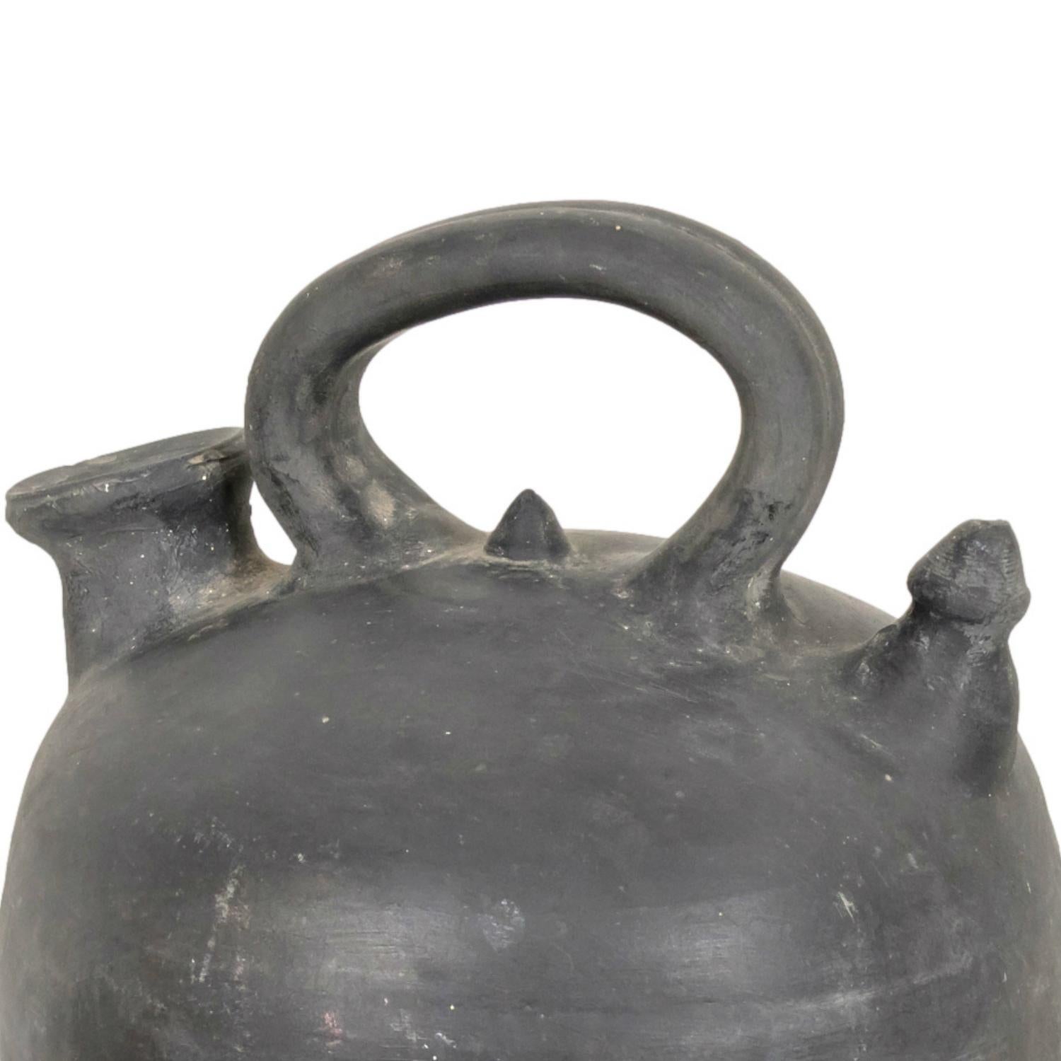19th Century Spanish Catalan Black Clay Botijo or Water Jug from Verdu In Good Condition In Birmingham, AL