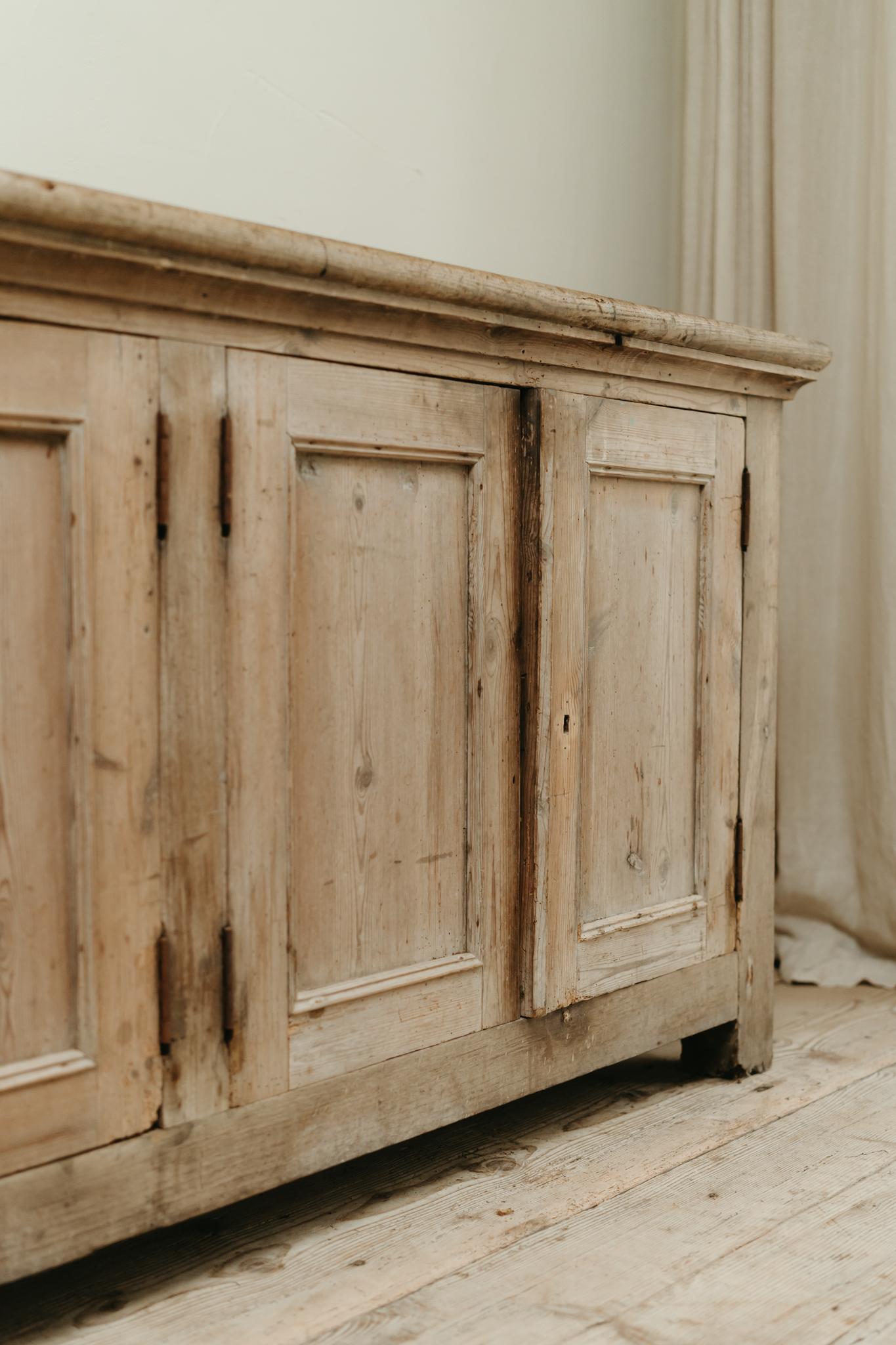 19th century Spanish chestnut enfilade/buffet ... In Good Condition In Brecht, BE