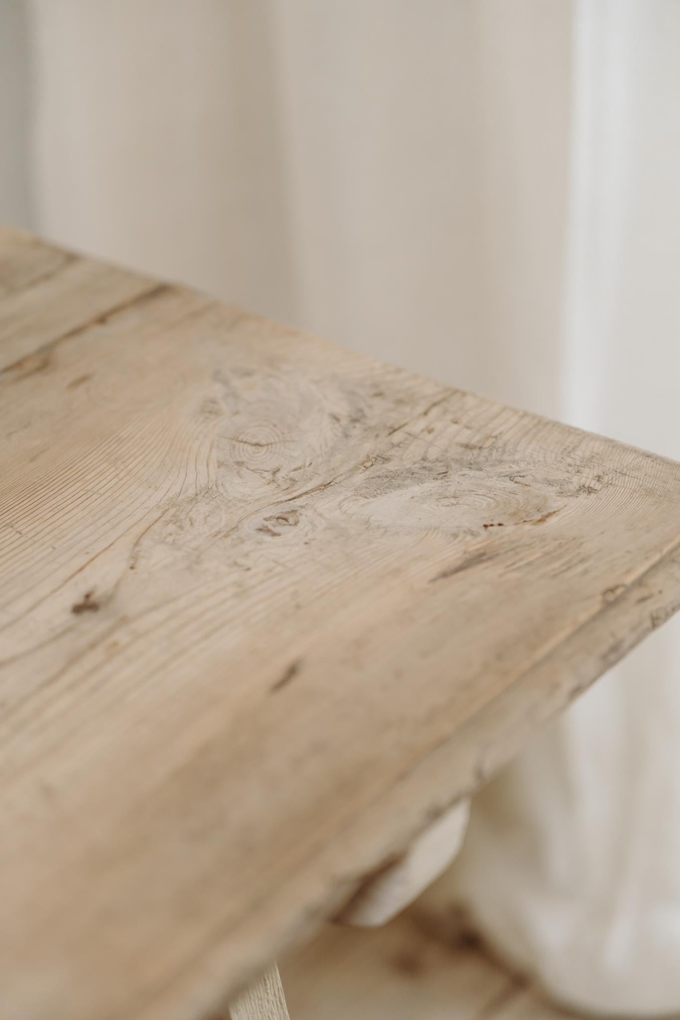 Tavolo in castagno spagnolo del XIX secolo . in vendita 5