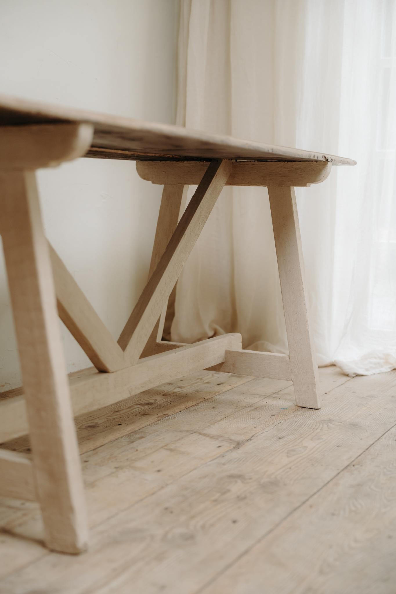 Tavolo in castagno spagnolo del XIX secolo . In condizioni buone in vendita a Brecht, BE