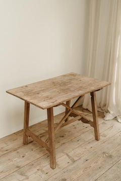 19th century Spanish chestnut table