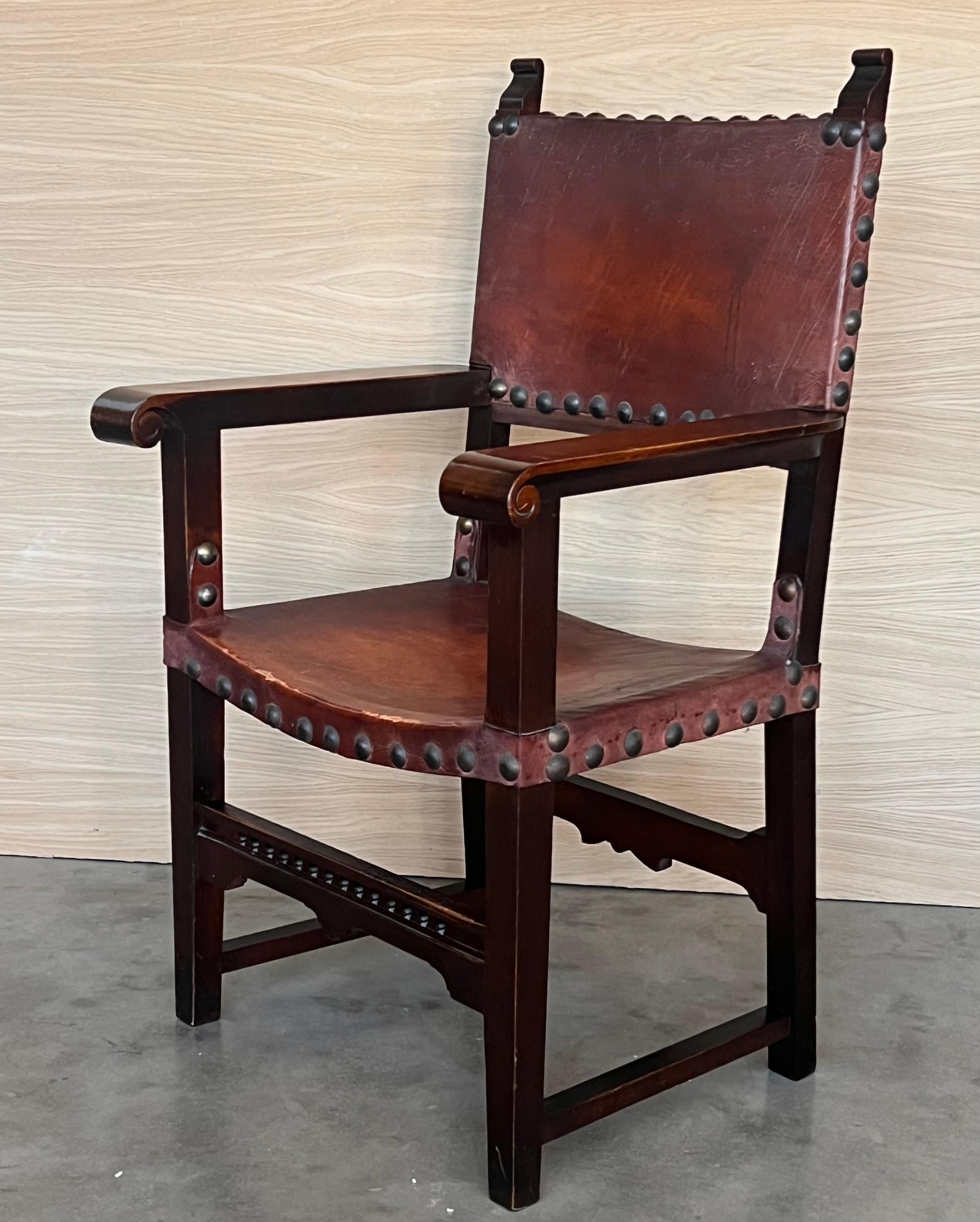 19th Century Spanish Colonial Altar Carved Armchair with Leather Seat and Back For Sale 1