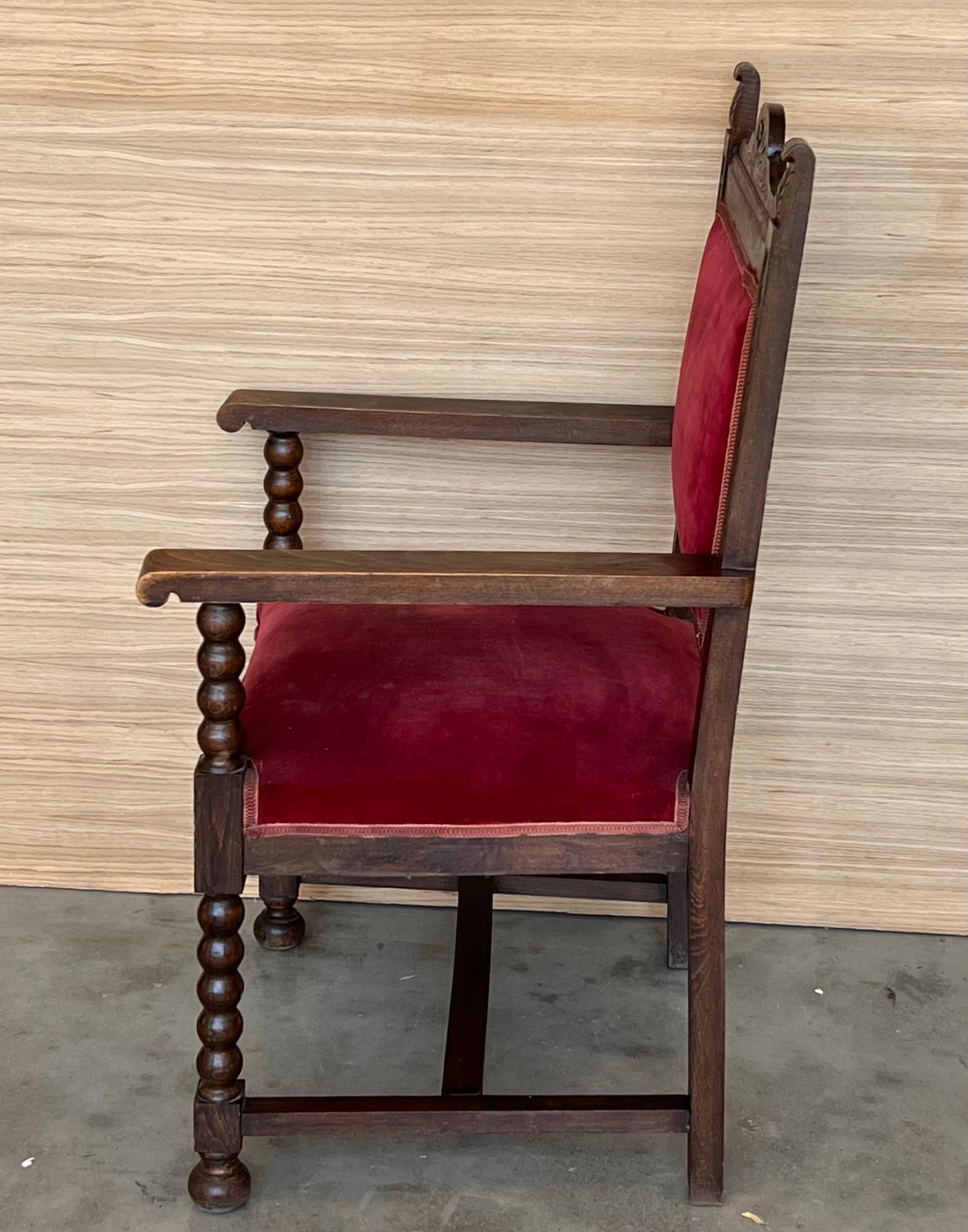 Geschnitzter spanischer Kolonial-Altarsessel des 19. Jahrhunderts mit roter Velve-Sitz und Rückenlehne im Angebot 1
