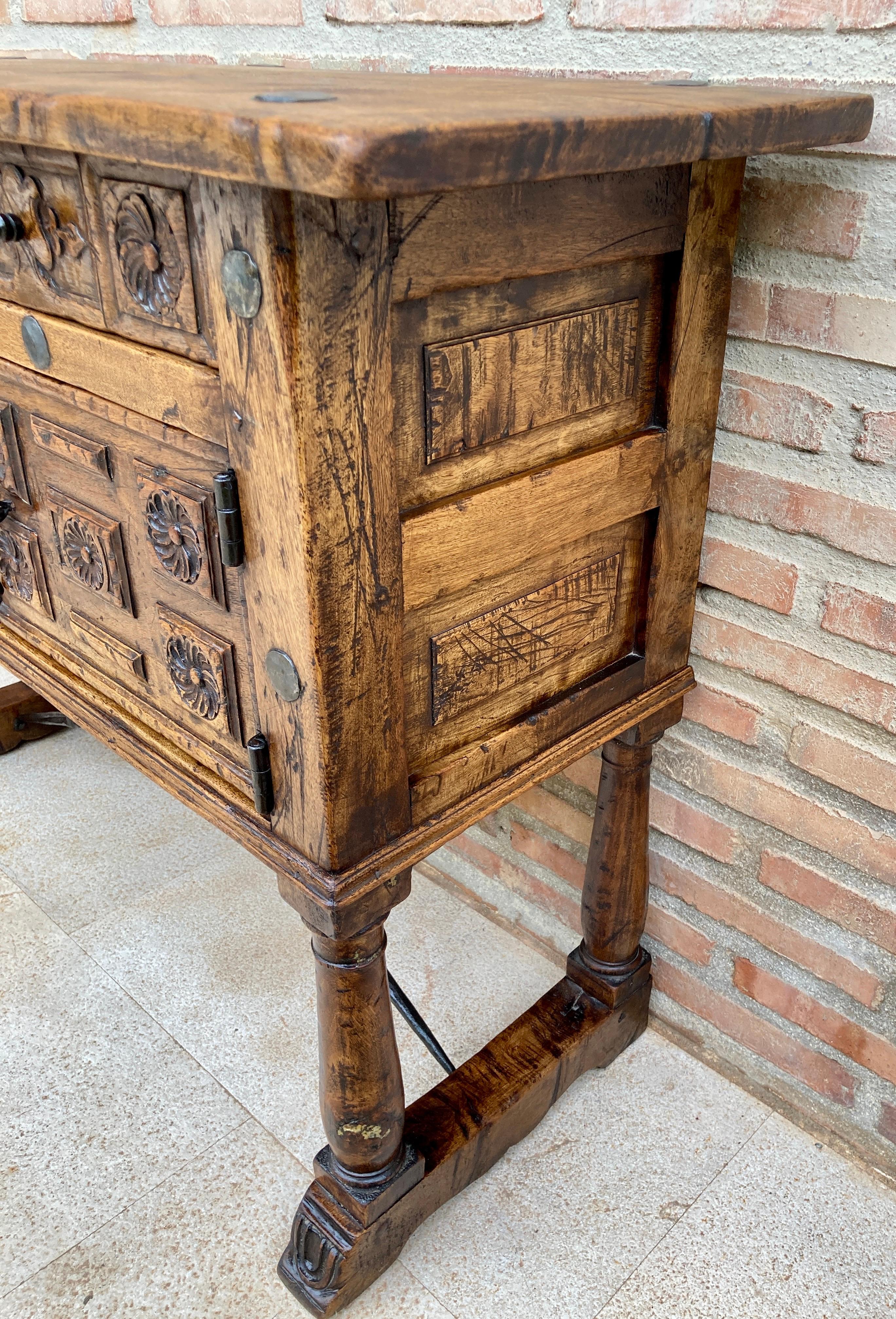 Mid-19th Century 19th Century Spanish Console Table in Walnut For Sale