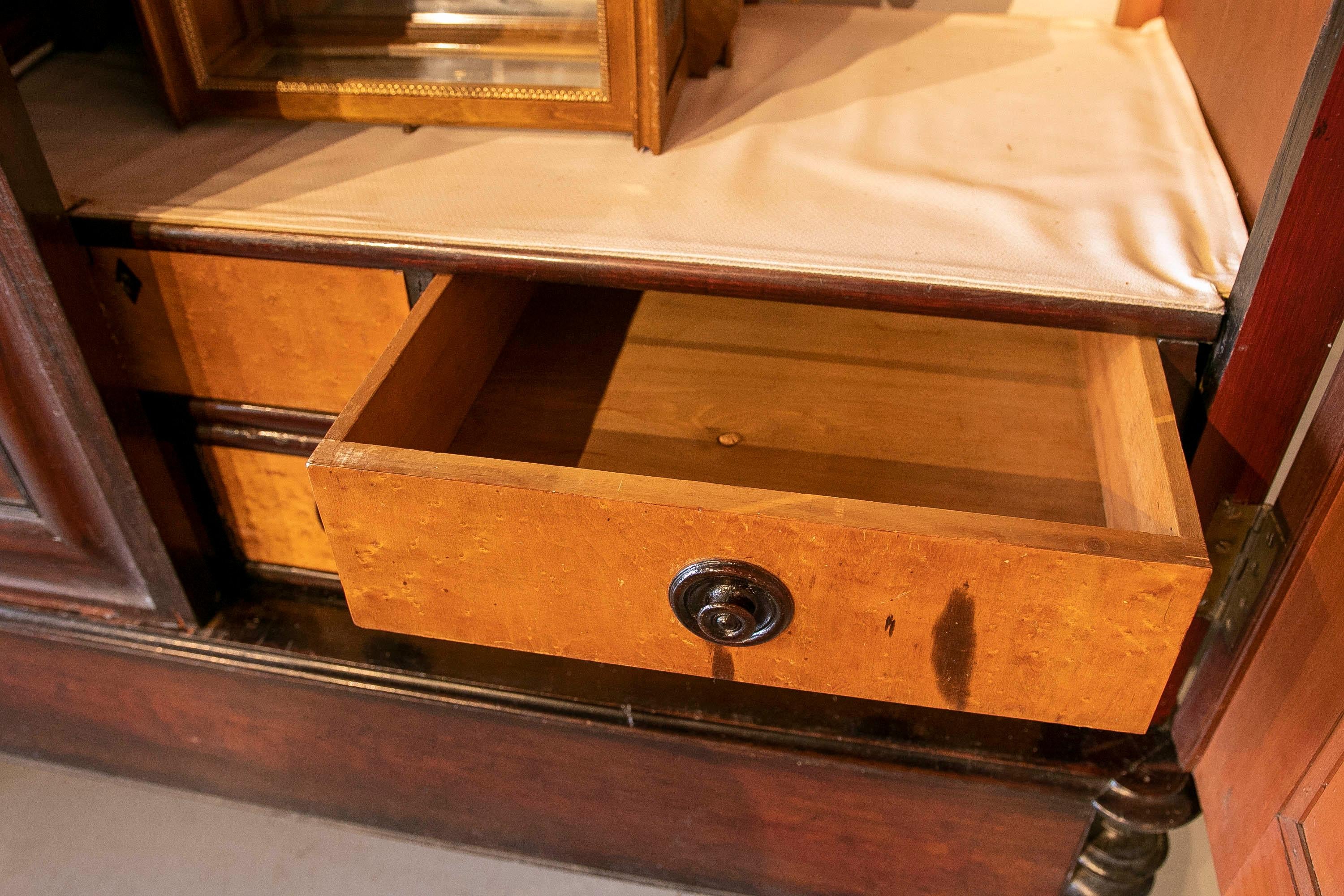 19th Century Spanish Cupboard with Doors and Drawers in Rosewood and Lemonwood For Sale 5