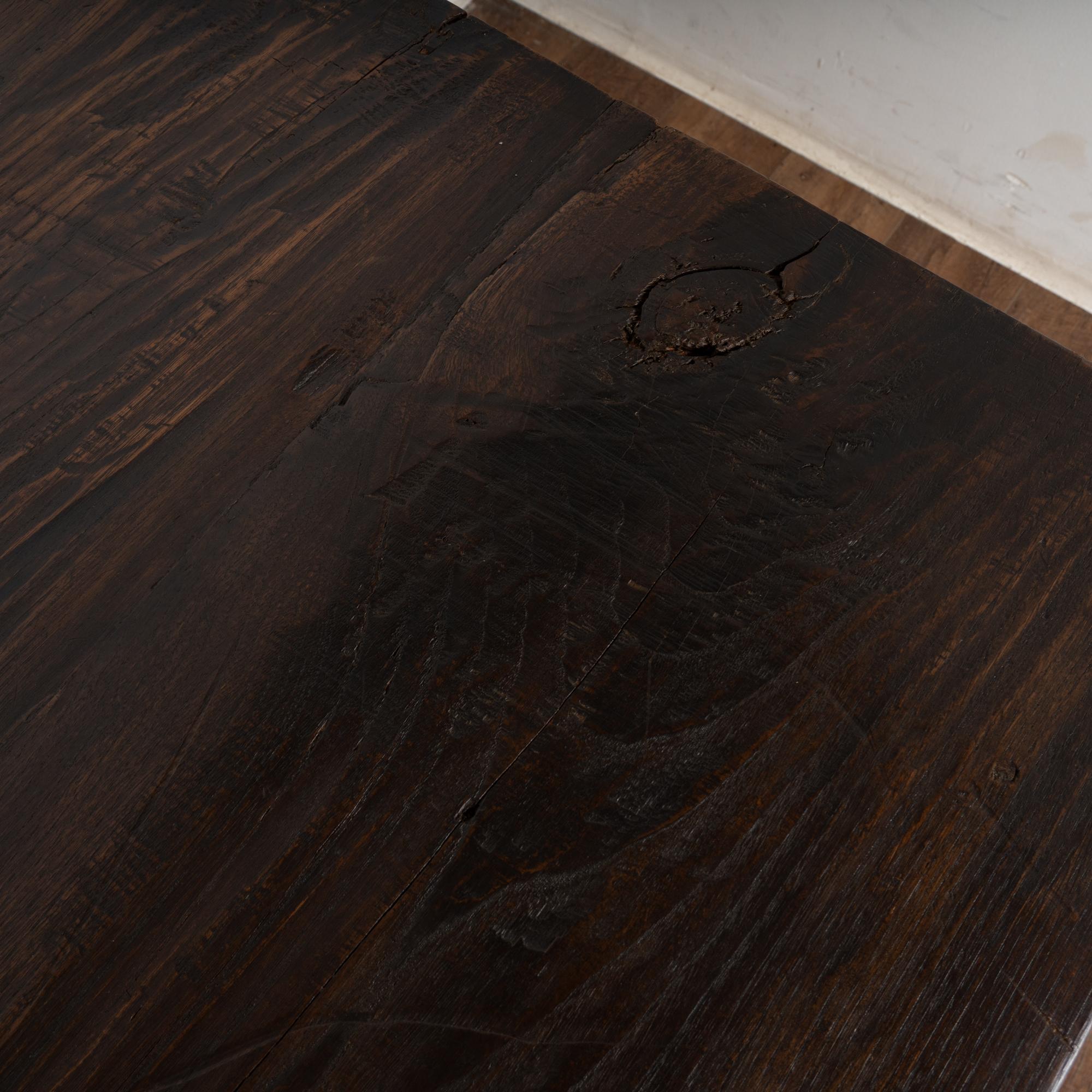 Bois Table console espagnole en noyer foncé du 19e siècle en vente
