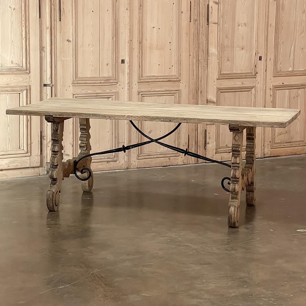 Spanish Colonial 19th Century Spanish Dining Table in Stripped Oak For Sale