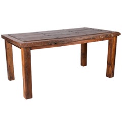 Porte espagnole du 19ème siècle avec clous en fer transformée en table