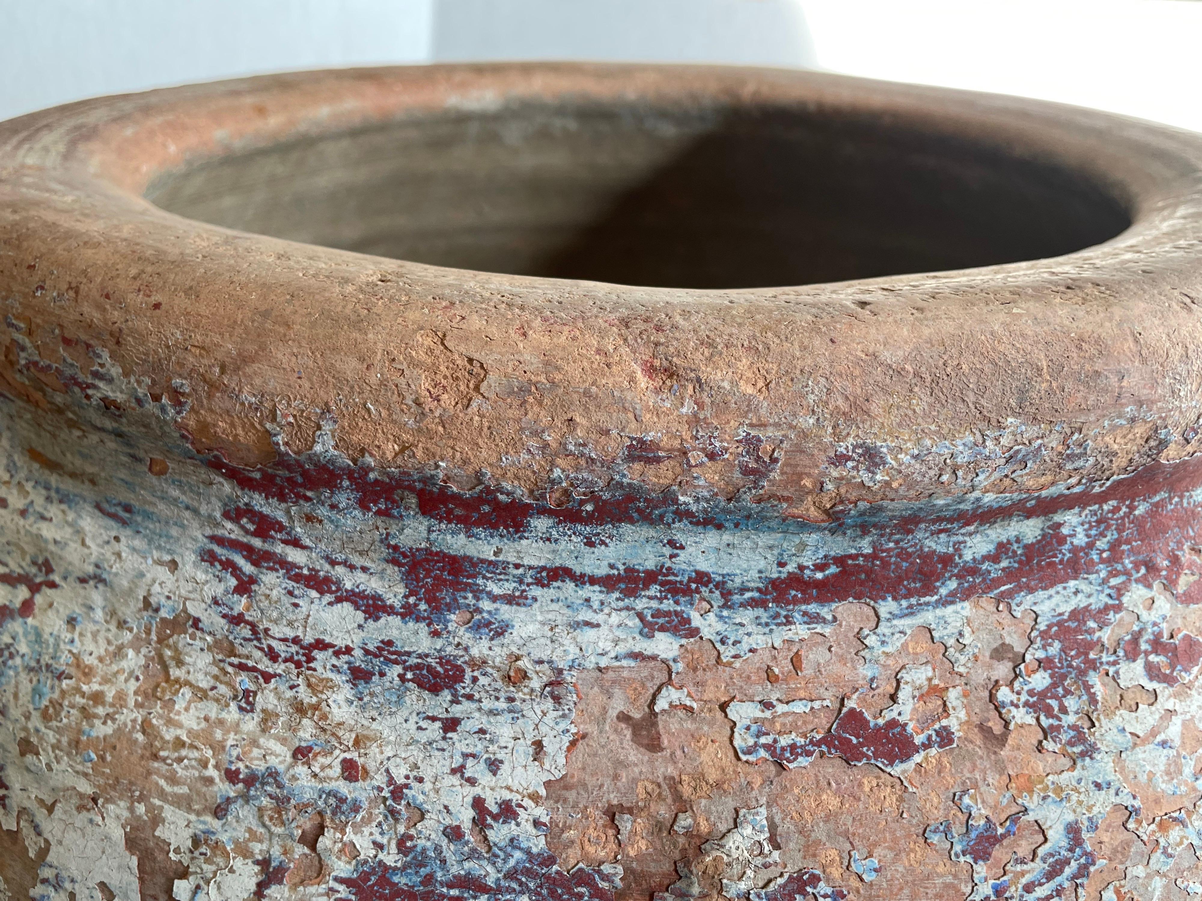 Patinato Vaso per olive in terracotta spagnola del XIX secolo in vendita