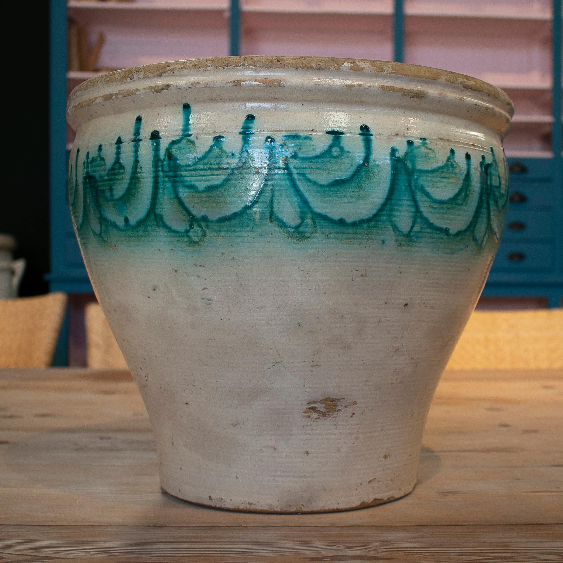19th Century Spanish Fajalauza Pottery White & Green Glazed Terracotta Vase 1
