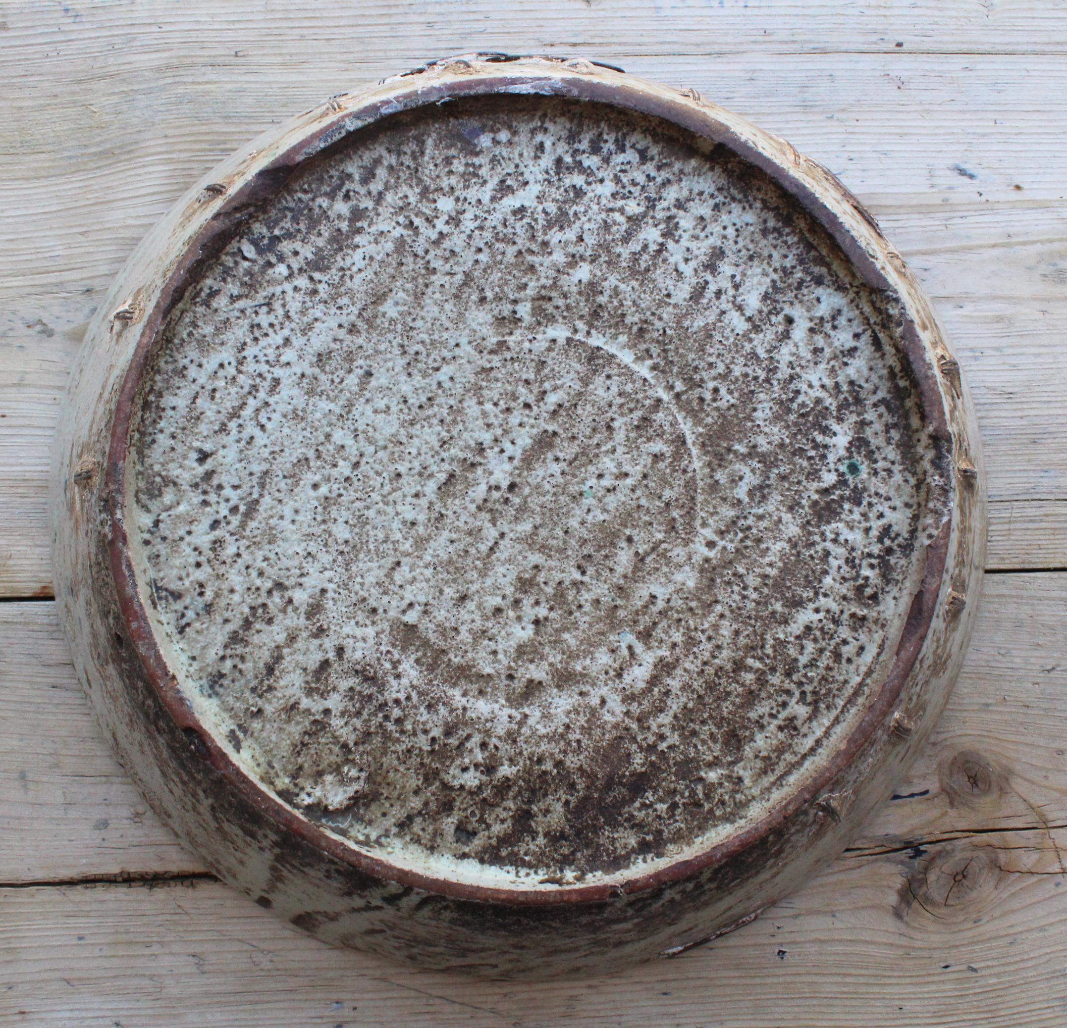 Hand-Painted 19th Century Spanish Fajalauza White and Blue Glazed Terracotta Plate