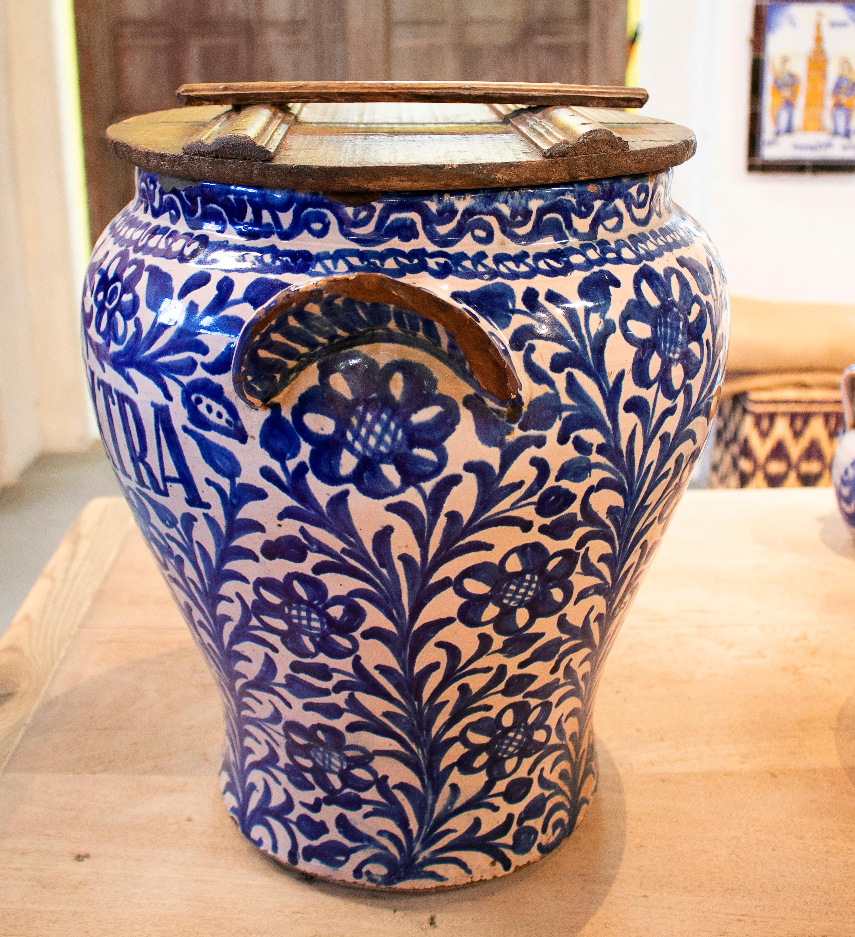 spanish pottery vases
