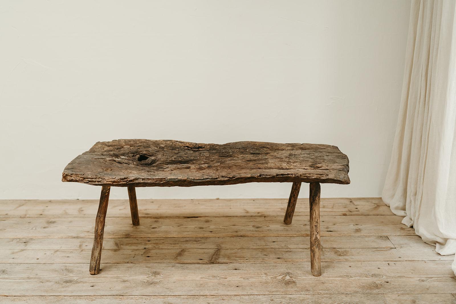 a Spanish chestnut table/bench, lovely patination, dry wood, a sculpture ... 
wabisabi at its best ... 