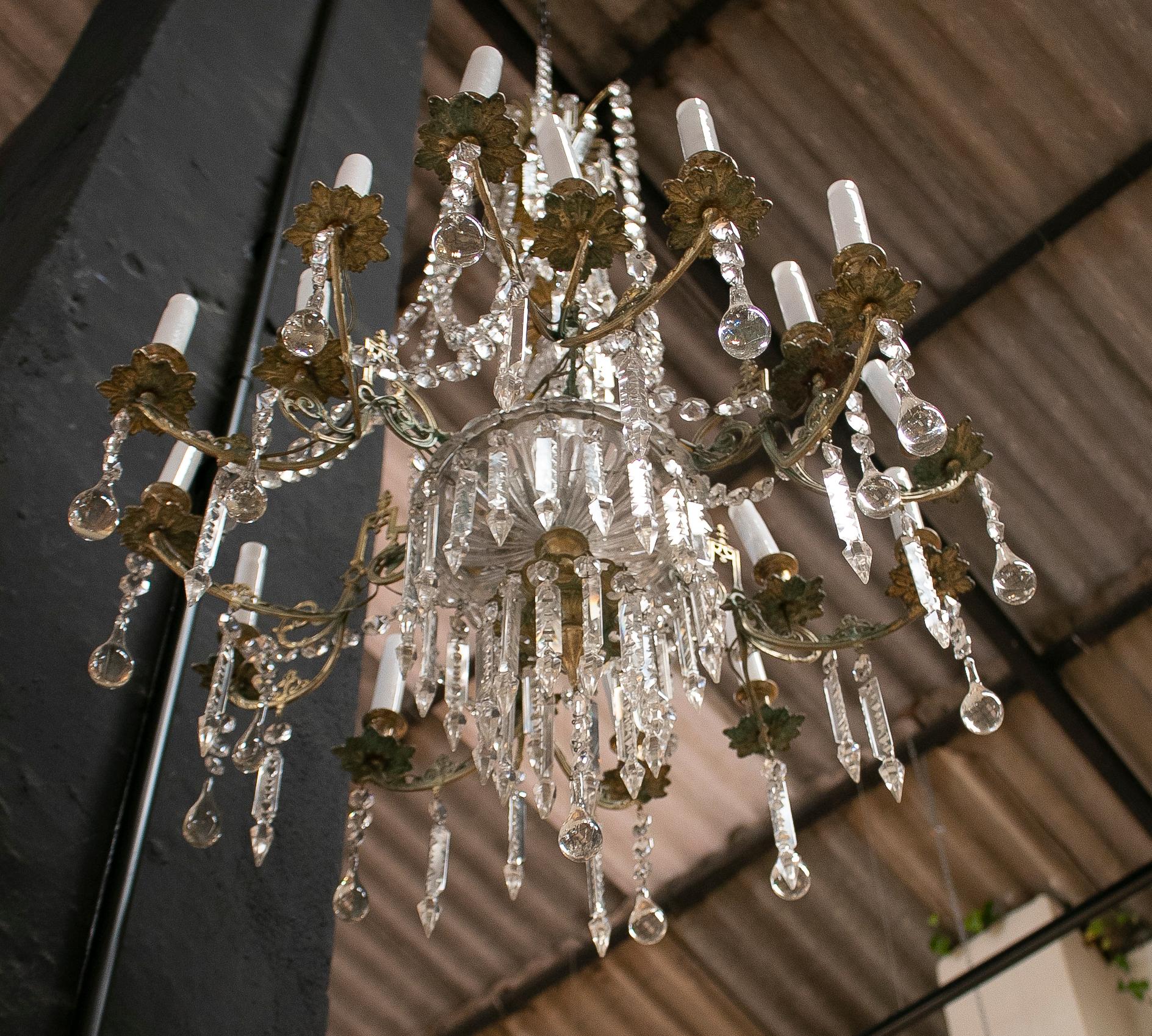 19th Century Spanish Fire Gilt Bronze Chandelier with Crystal Decorations In Good Condition For Sale In Marbella, ES