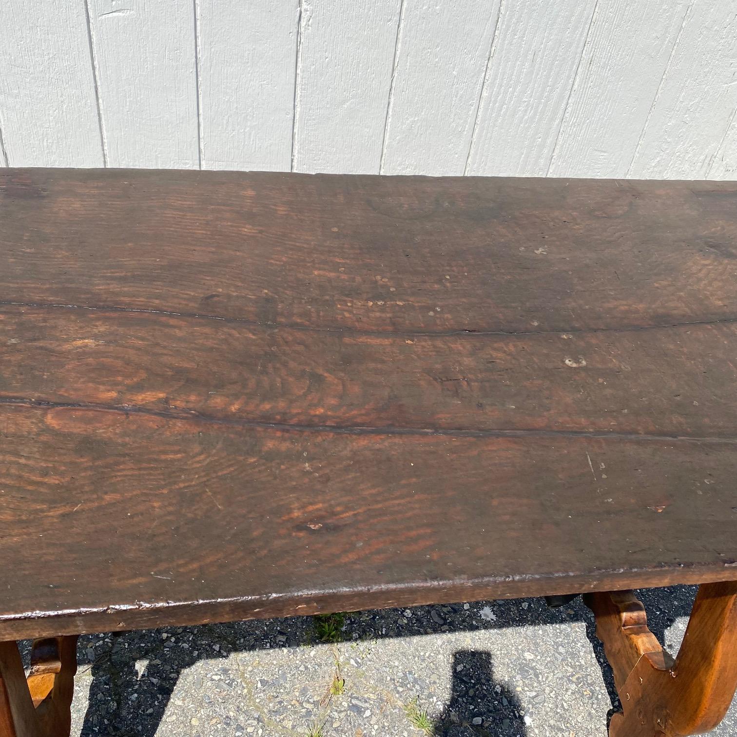 Fer forgé Table de salle à manger espagnole Fratino du 19e siècle à plateau unique et base monumentale en forme de lyre en vente