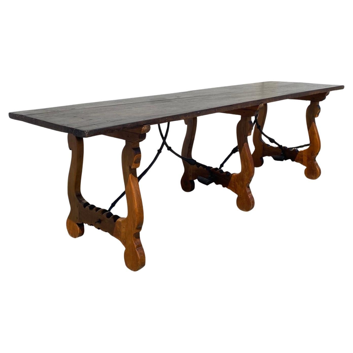 Table de salle à manger espagnole Fratino du 19e siècle à plateau unique et base monumentale en forme de lyre en vente