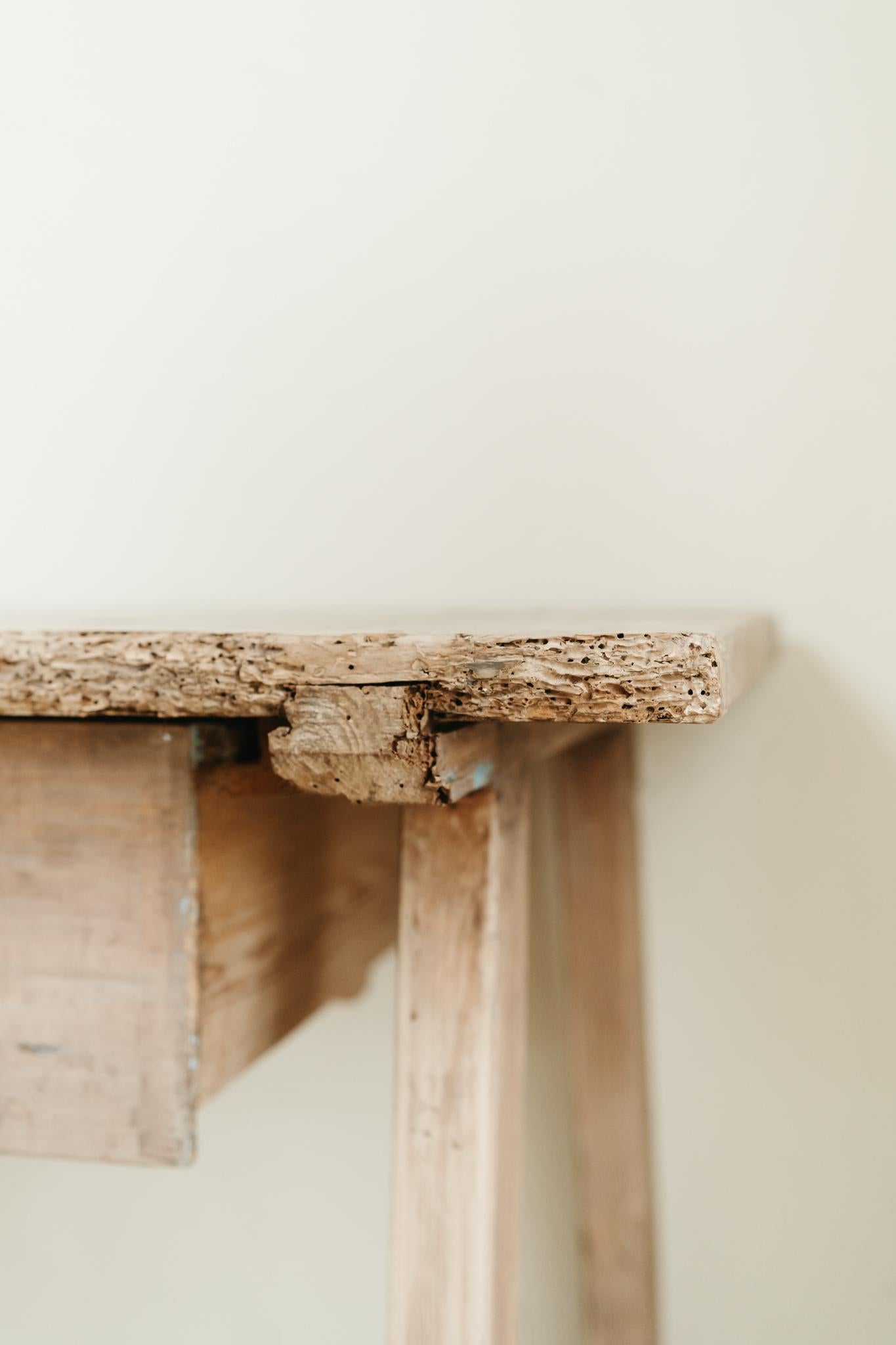 Mesa española de madera de frutal del siglo XIX en venta 9