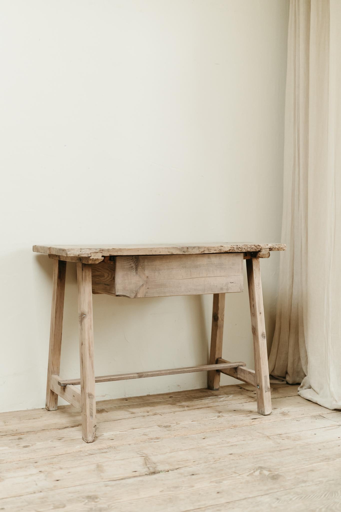Mesa española de madera de frutal del siglo XIX en Bueno estado para la venta en Brecht, BE