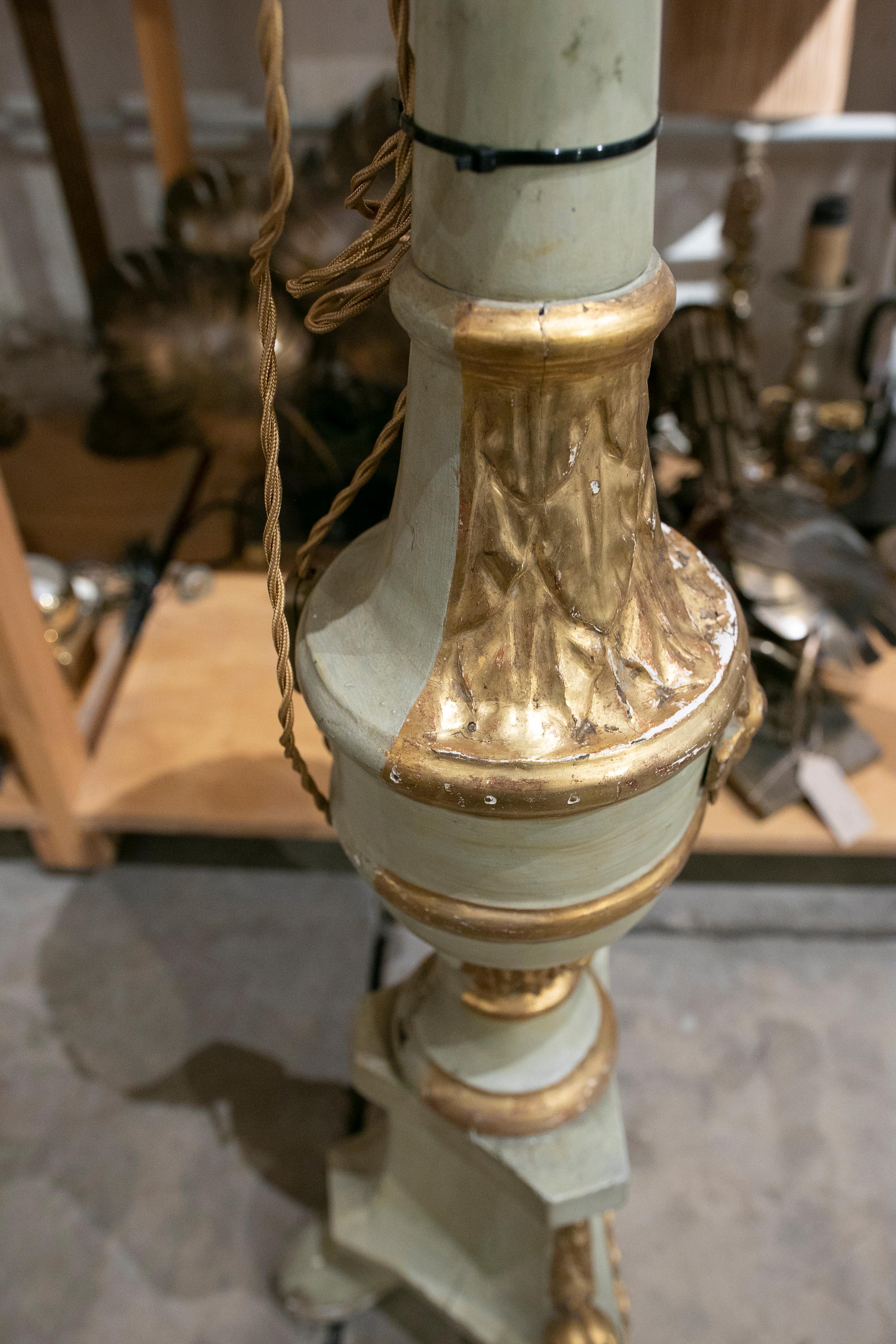 19th Century Spanish Giltwood Candlestick Turned Table Lamp For Sale 2