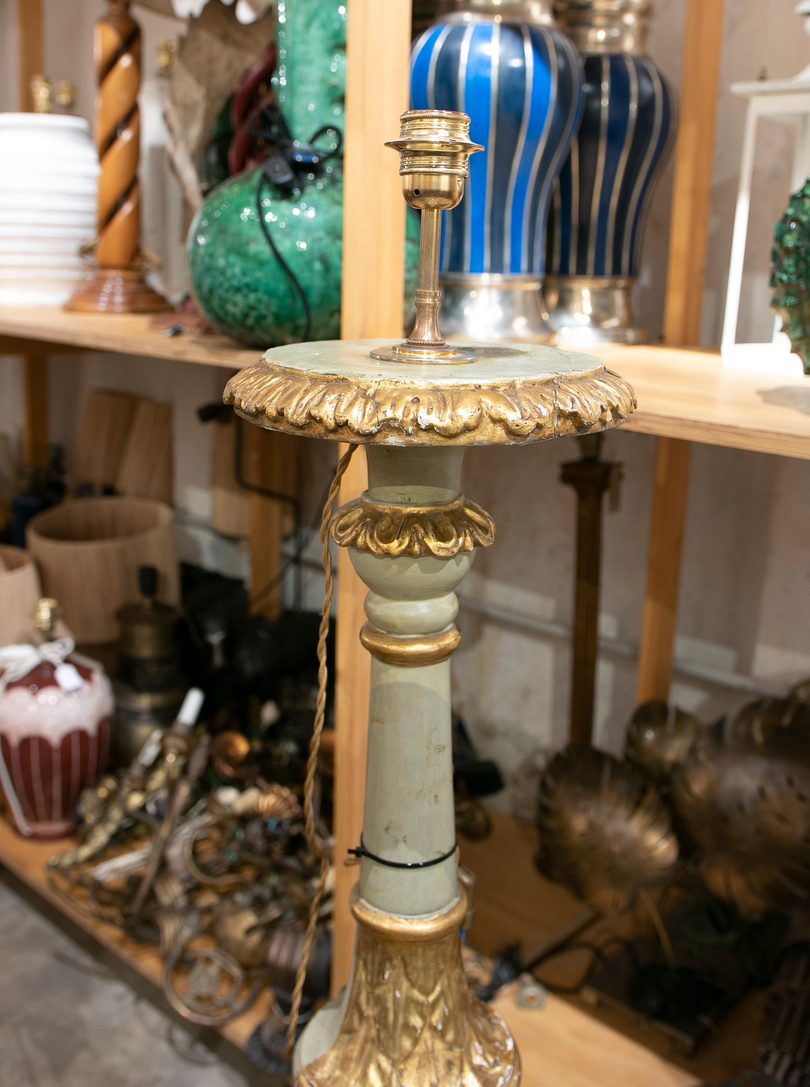 19th Century Spanish Giltwood Candlestick Turned Table Lamp For Sale 3