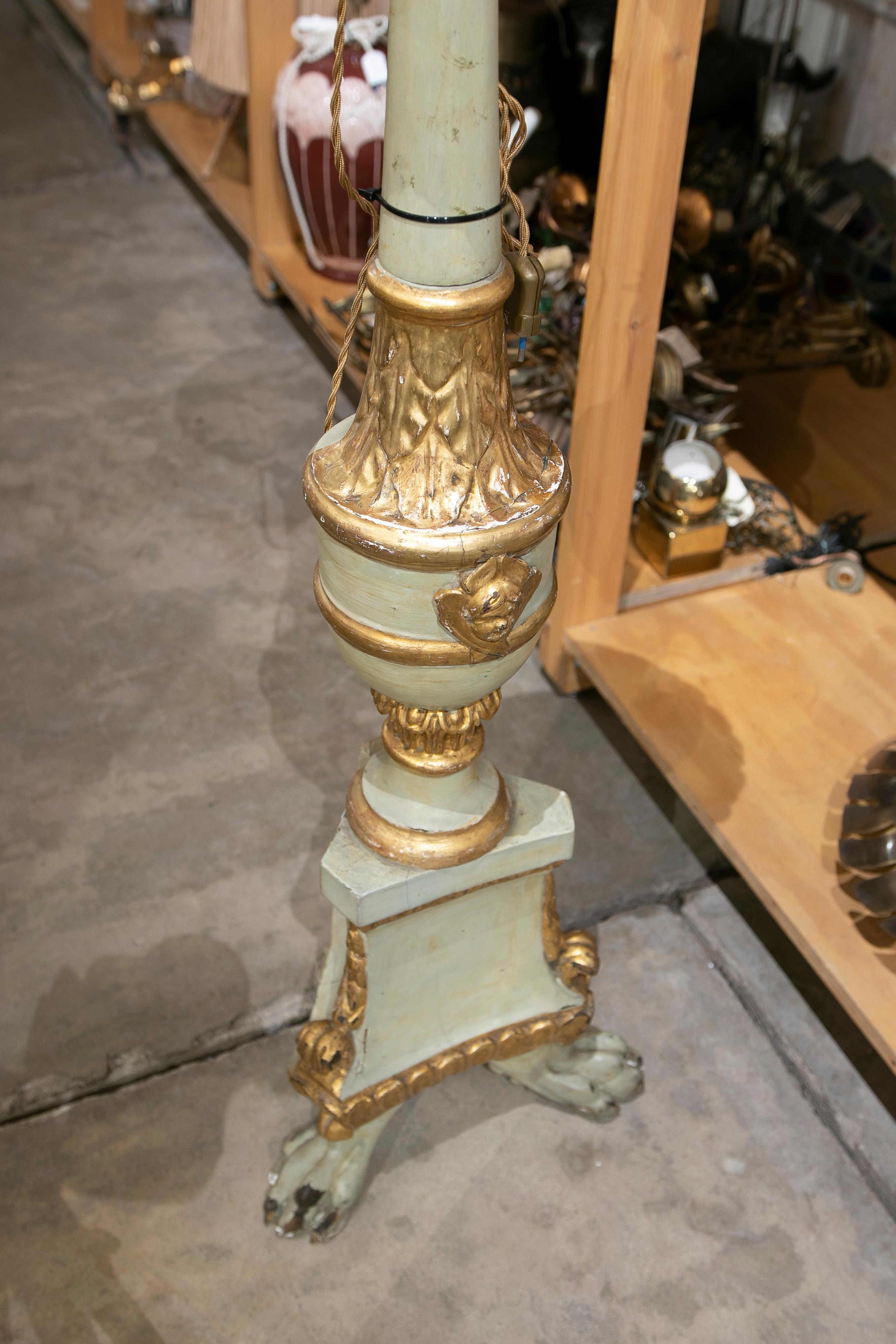 19th Century Spanish Giltwood Candlestick Turned Table Lamp For Sale 5