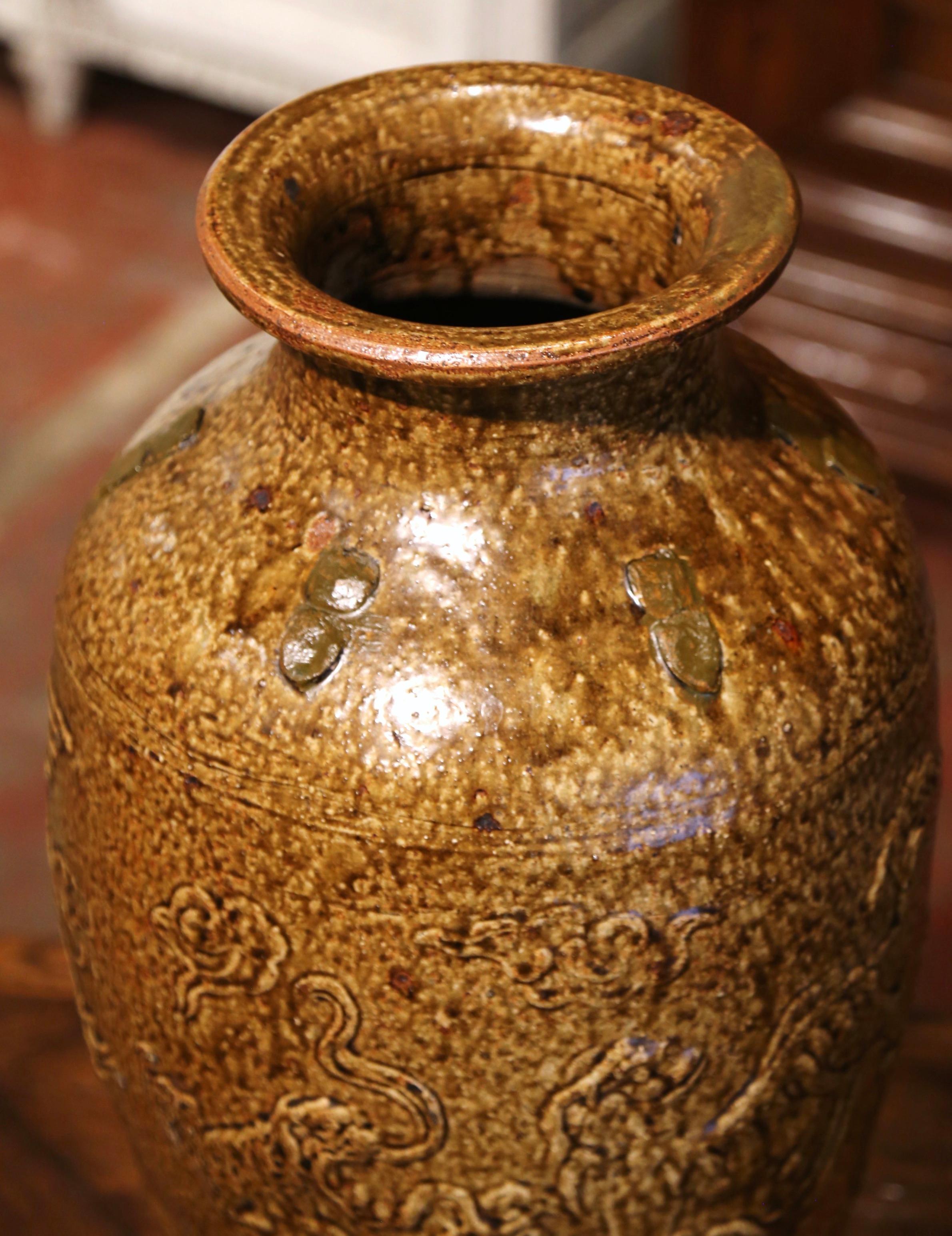 19th Century Spanish Glazed and Painted Terracotta Olive Jar with Bird Motifs For Sale 1