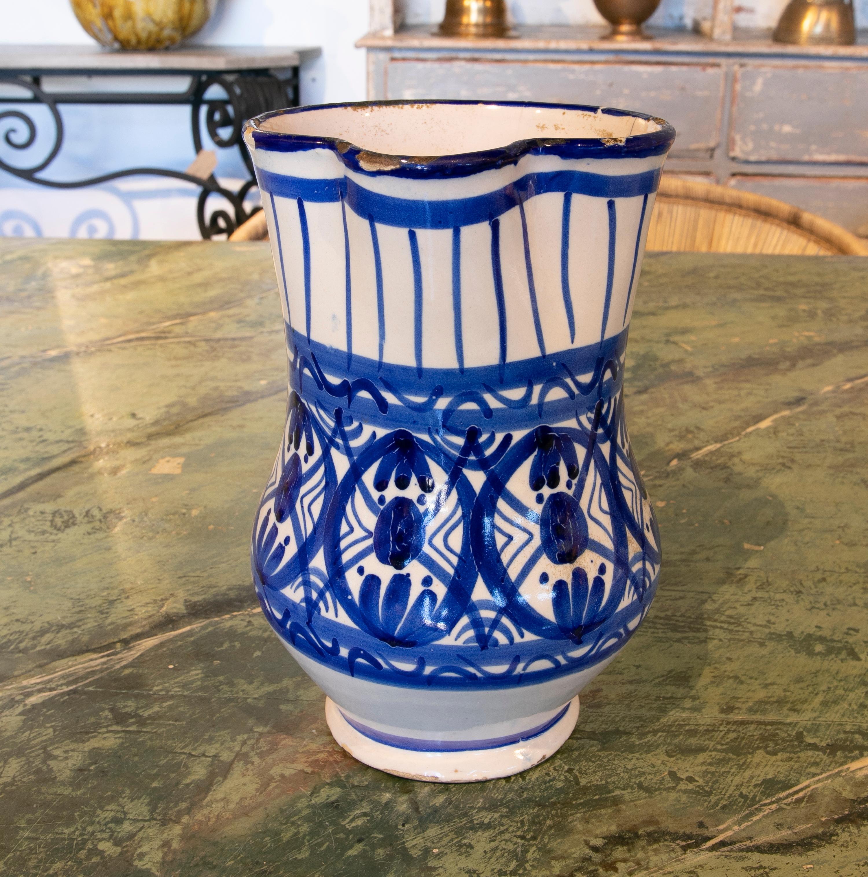 19th Century Spanish Glazed Ceramic Jug with Handle in Tones of Blue In Good Condition In Marbella, ES